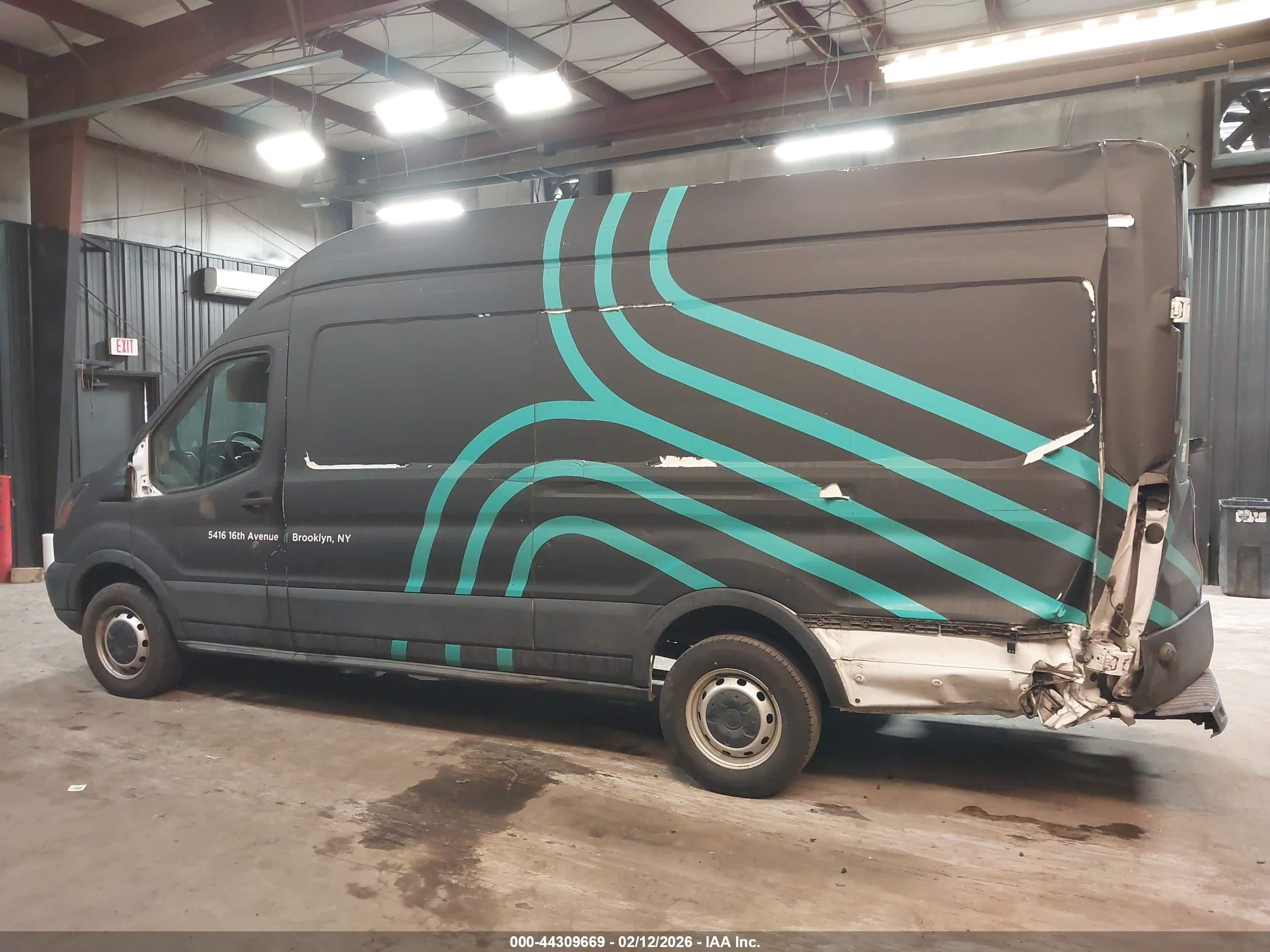 2019 Ford Transit-250   Black vin: 1FTYR3XM5KKA93463