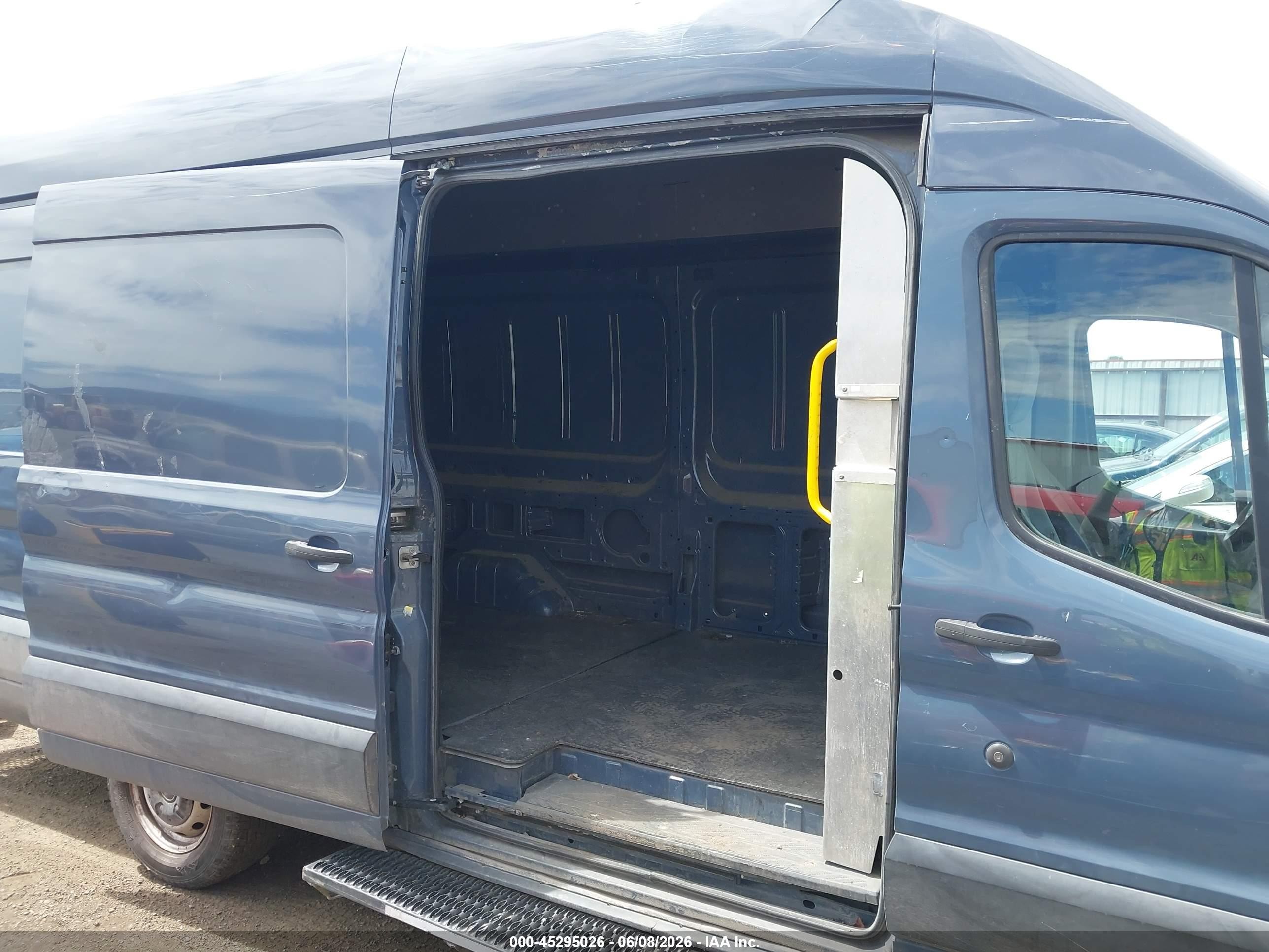 2019 Ford Transit-250   Blue vin: 1FTYR3XM6KKB49815