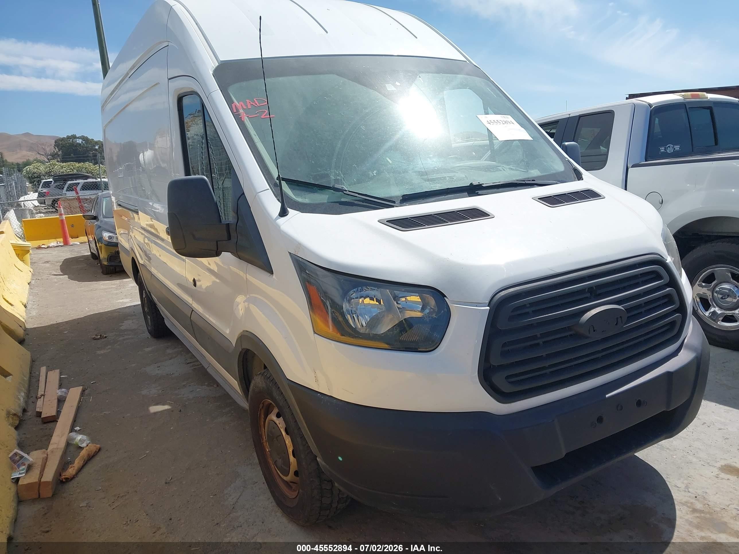 2015 Ford Transit-250   White vin: 1FTYR3XV0FKA15784