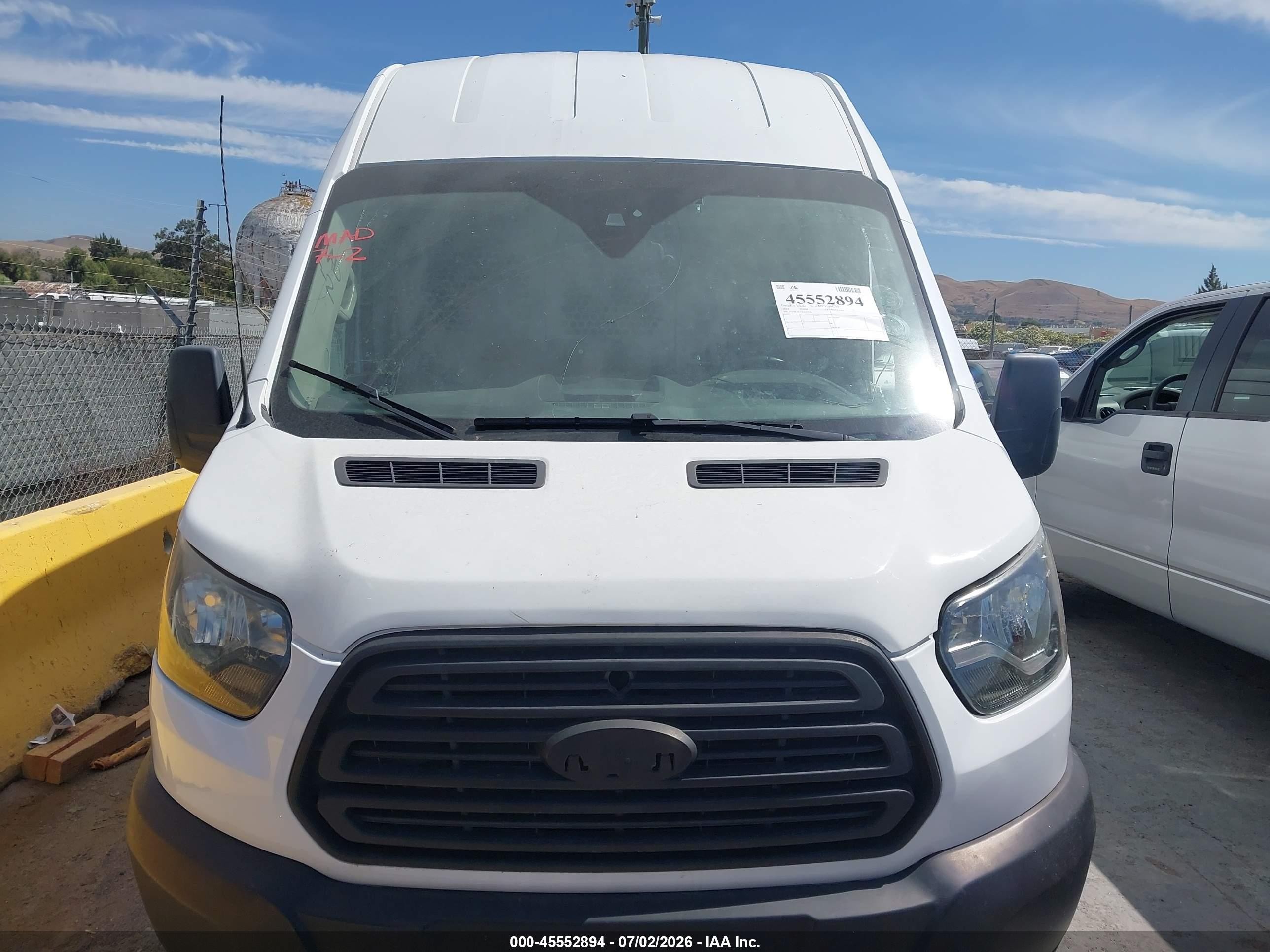 2015 Ford Transit-250   White vin: 1FTYR3XV0FKA15784