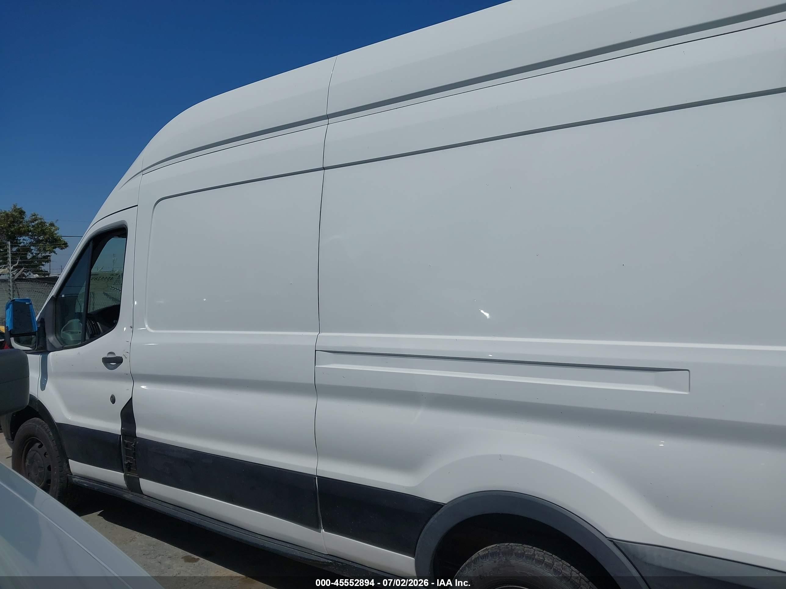 2015 Ford Transit-250   White vin: 1FTYR3XV0FKA15784