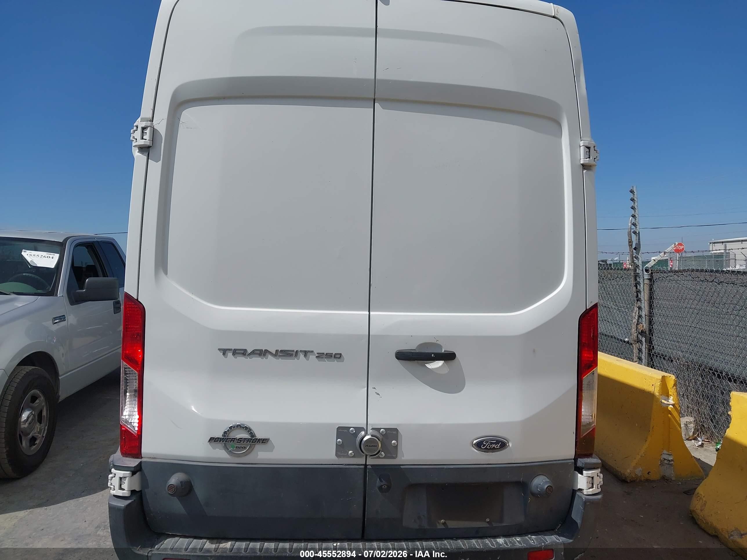 2015 Ford Transit-250   White vin: 1FTYR3XV0FKA15784