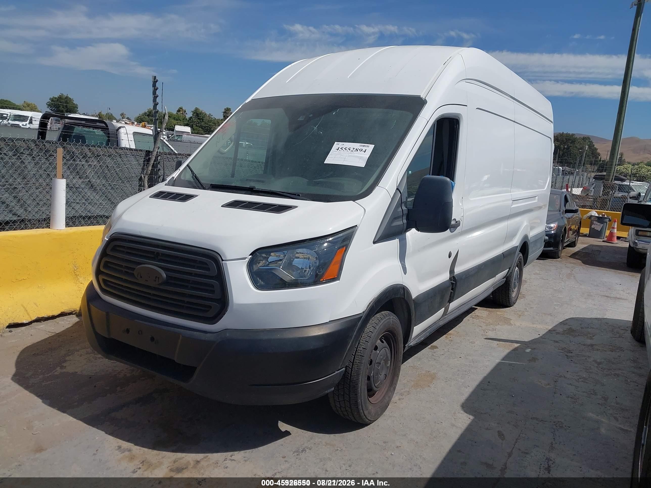 2015 Ford Transit-250   White vin: 1FTYR3XV0FKA15784