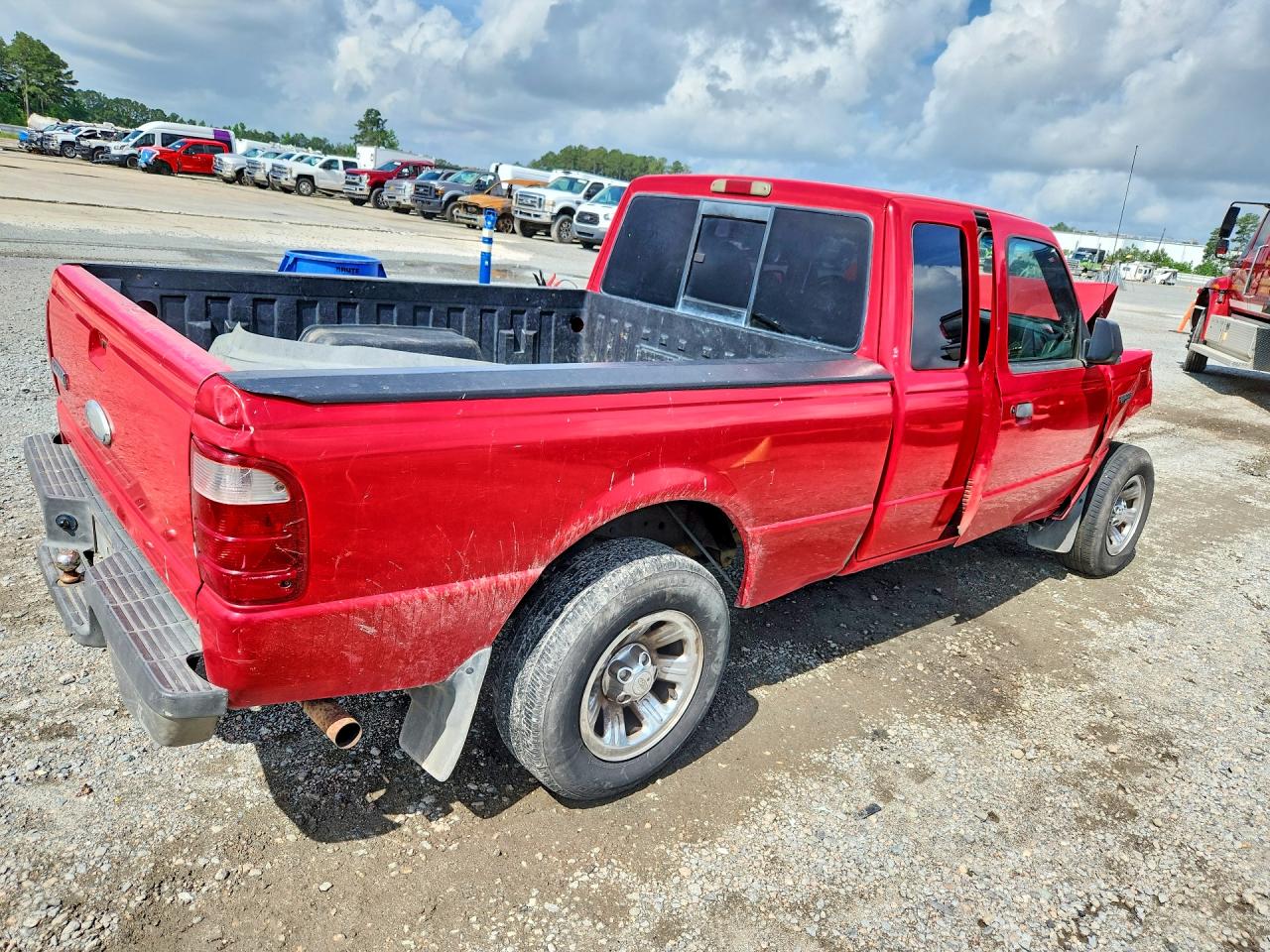 2002 Ford Ranger Super Cab Red vin: 1FTYR44E02TA73599