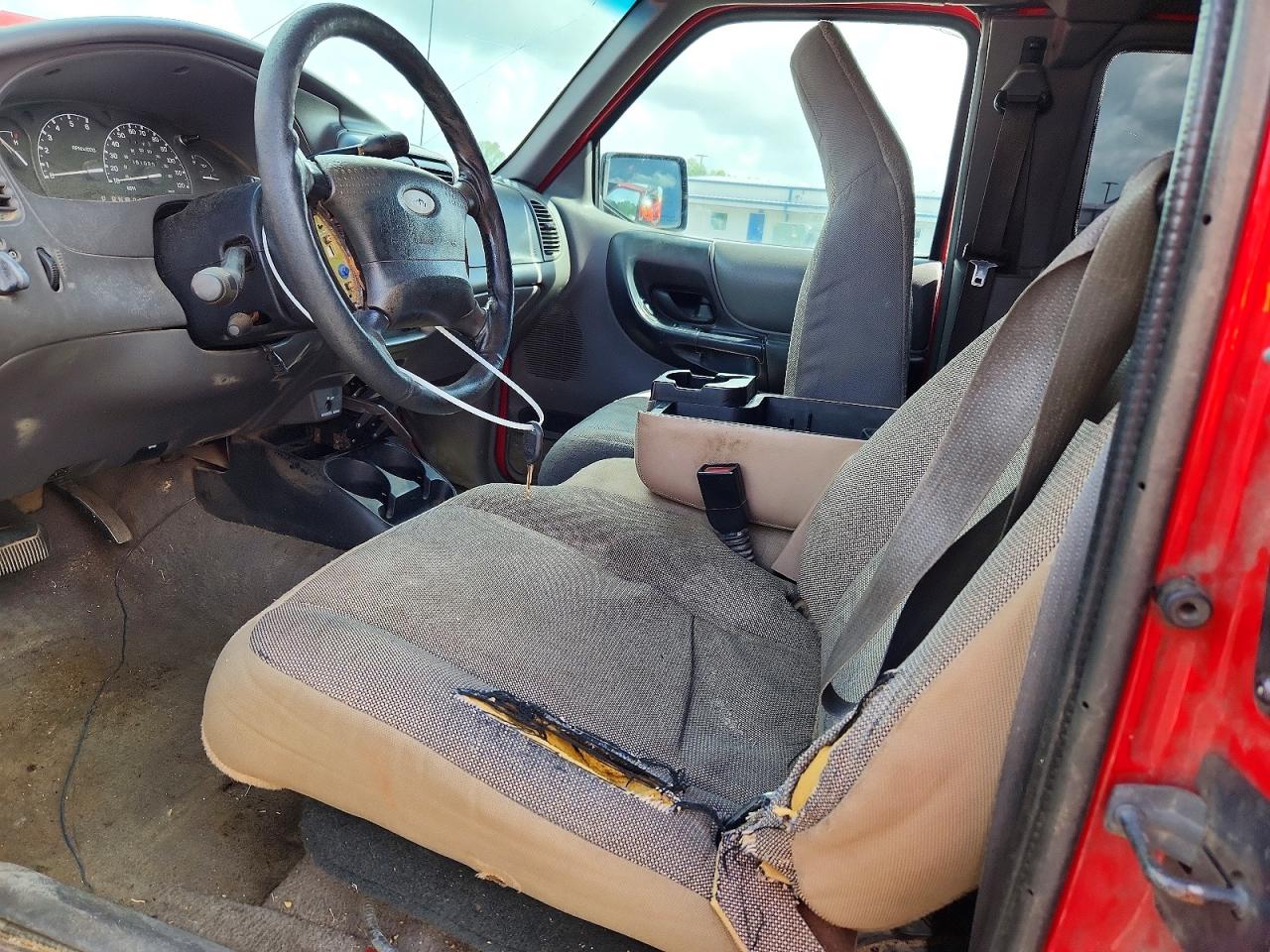 2002 Ford Ranger Super Cab Red vin: 1FTYR44E02TA73599