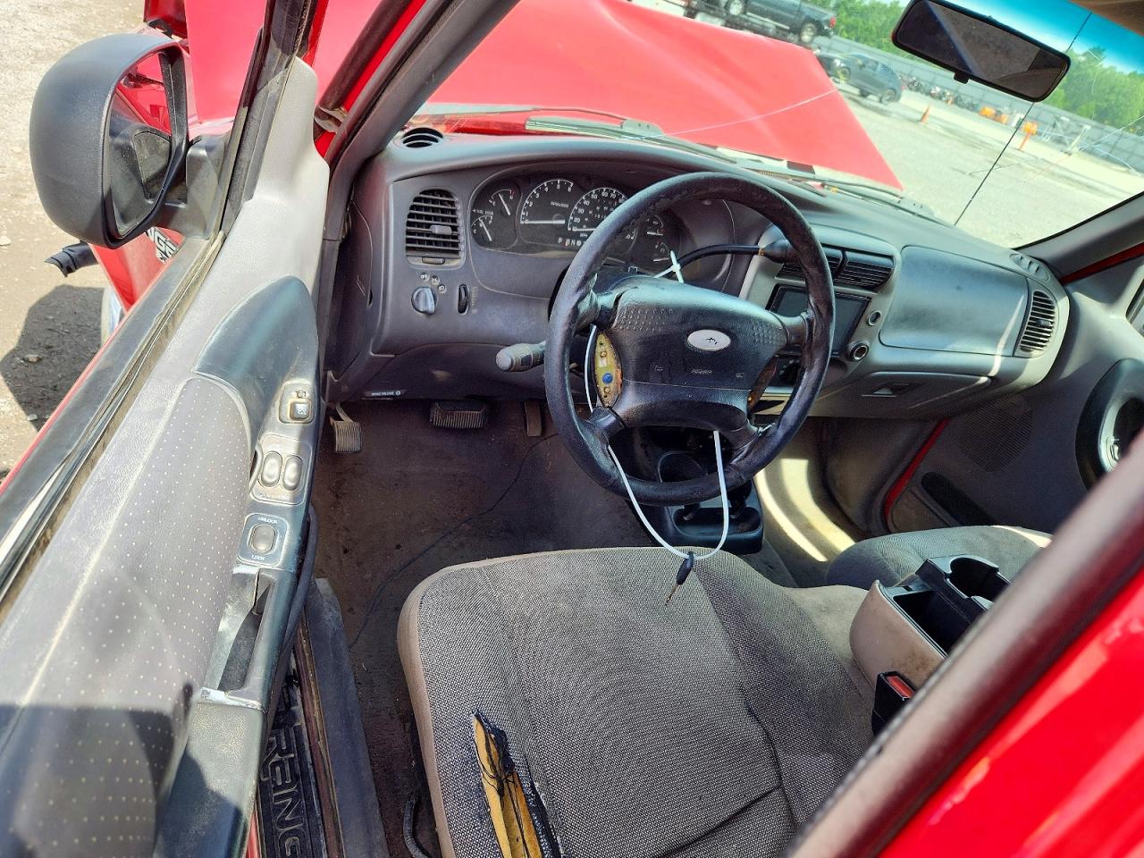 2002 Ford Ranger Super Cab Red vin: 1FTYR44E02TA73599