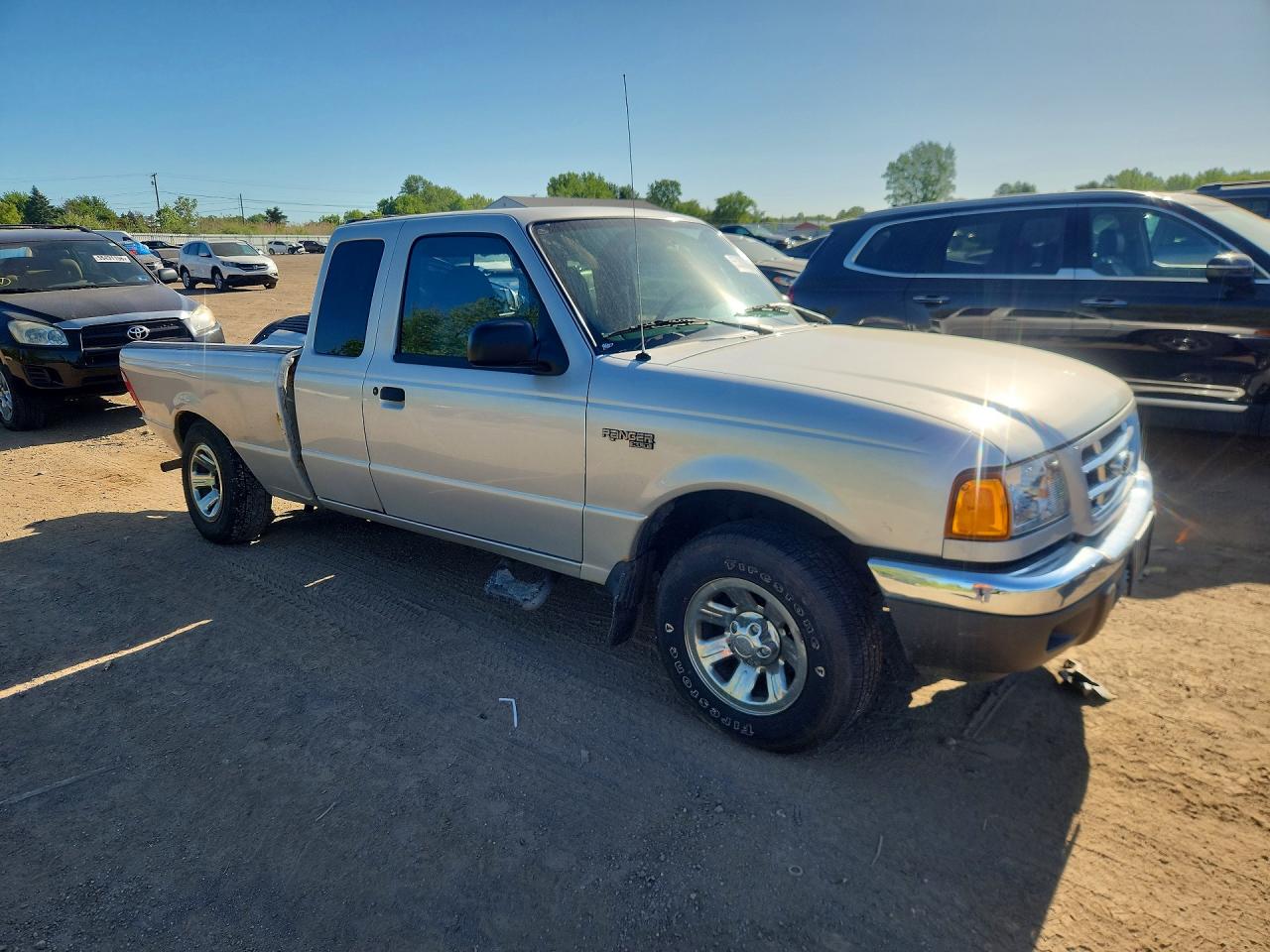2002 Ford Ranger Super Cab Silver vin: 1FTYR44E52PB16052