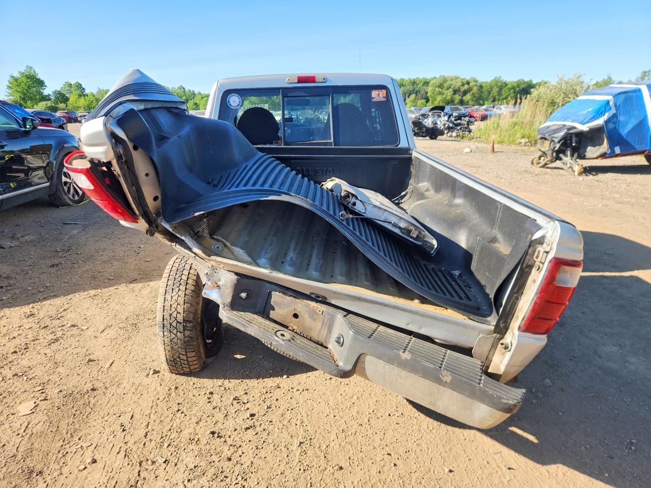 2002 Ford Ranger Super Cab Silver vin: 1FTYR44E52PB16052