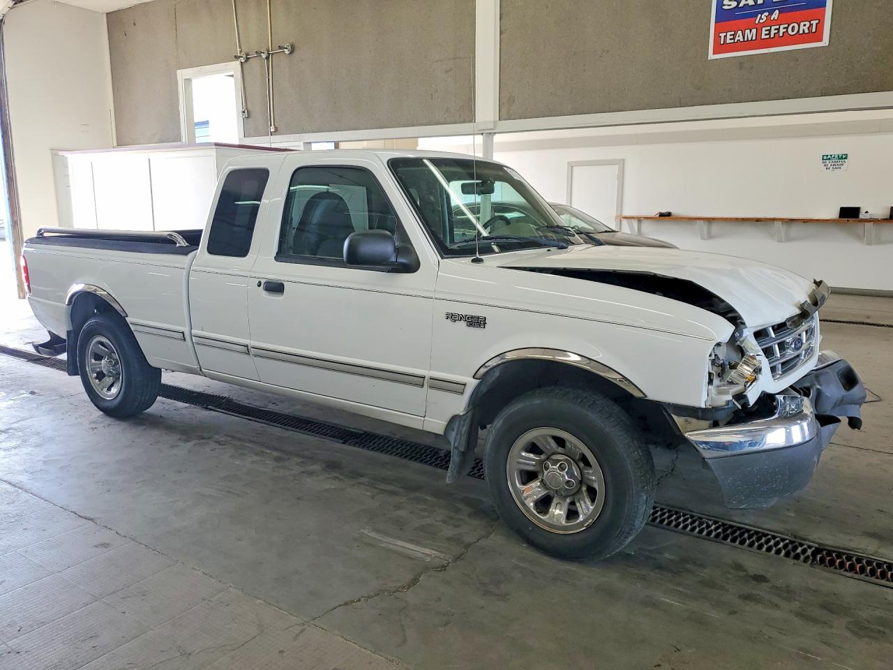 2002 Ford Ranger Super Cab White vin: 1FTYR44E62PA20916
