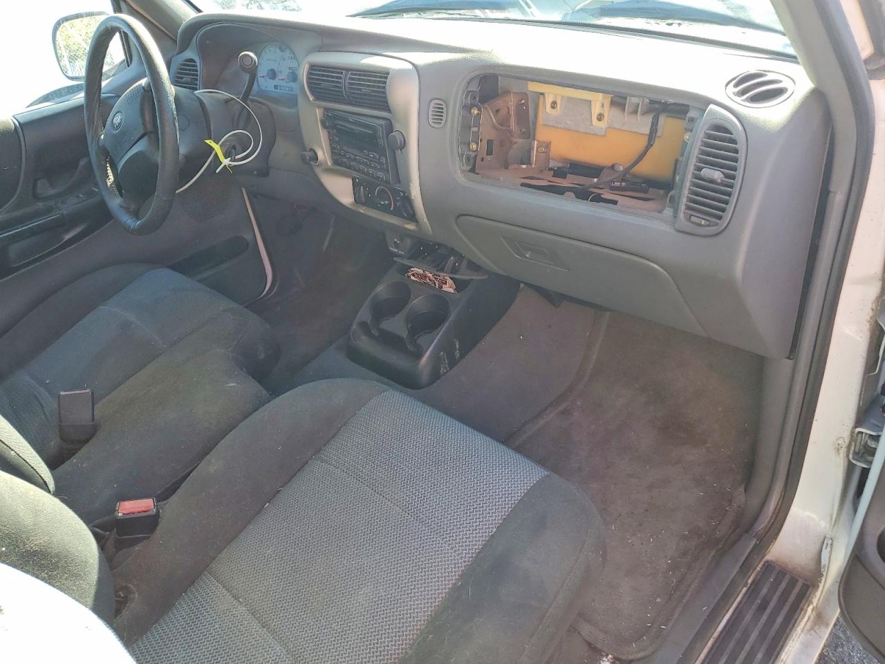 2003 Ford Ranger Super Cab White vin: 1FTYR44E63PA26085