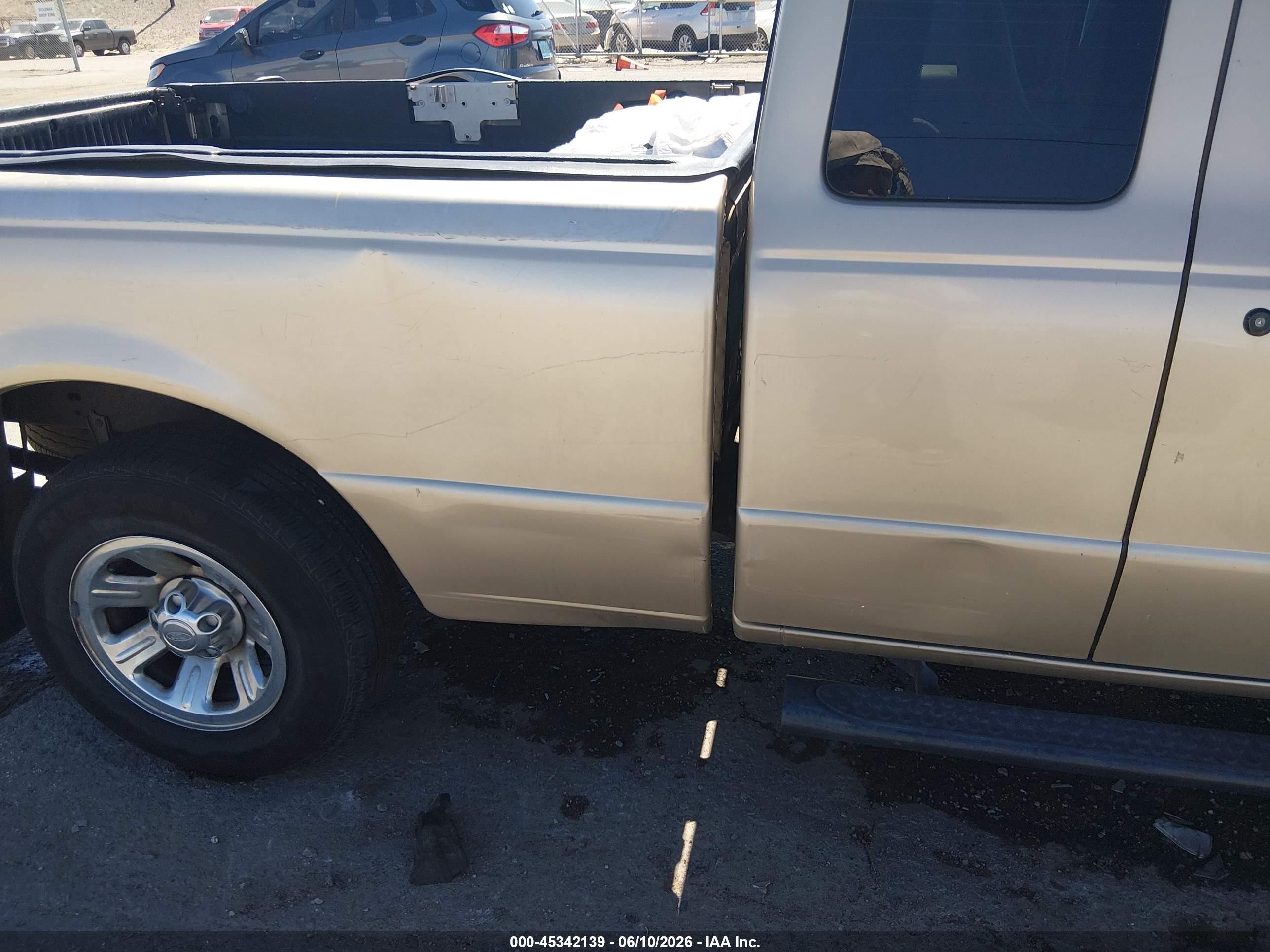 2002 Ford Ranger Xlt Gold vin: 1FTYR44E72PA81661