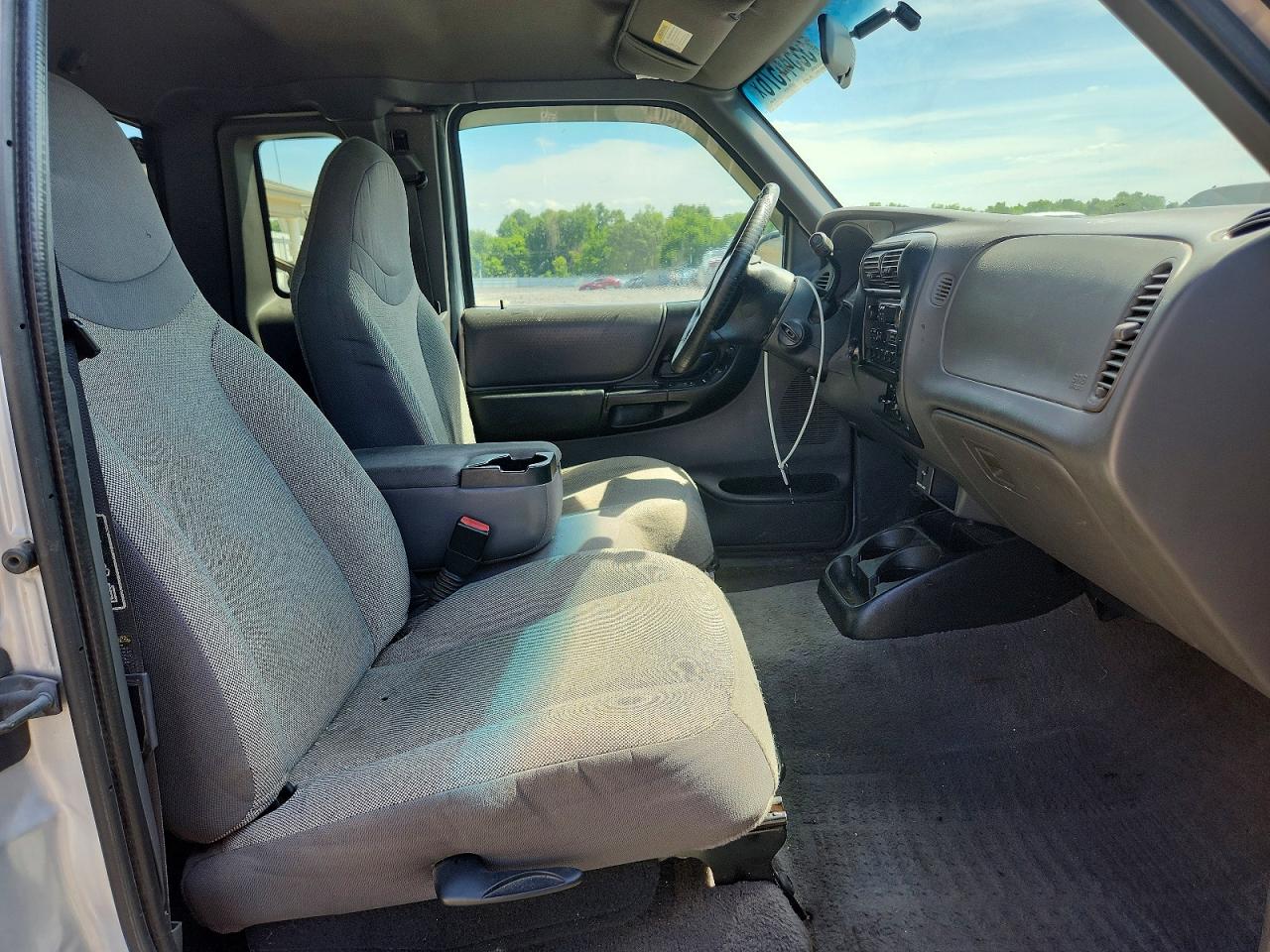 2002 Ford Ranger Super Cab Silver vin: 1FTYR44U32PA31895