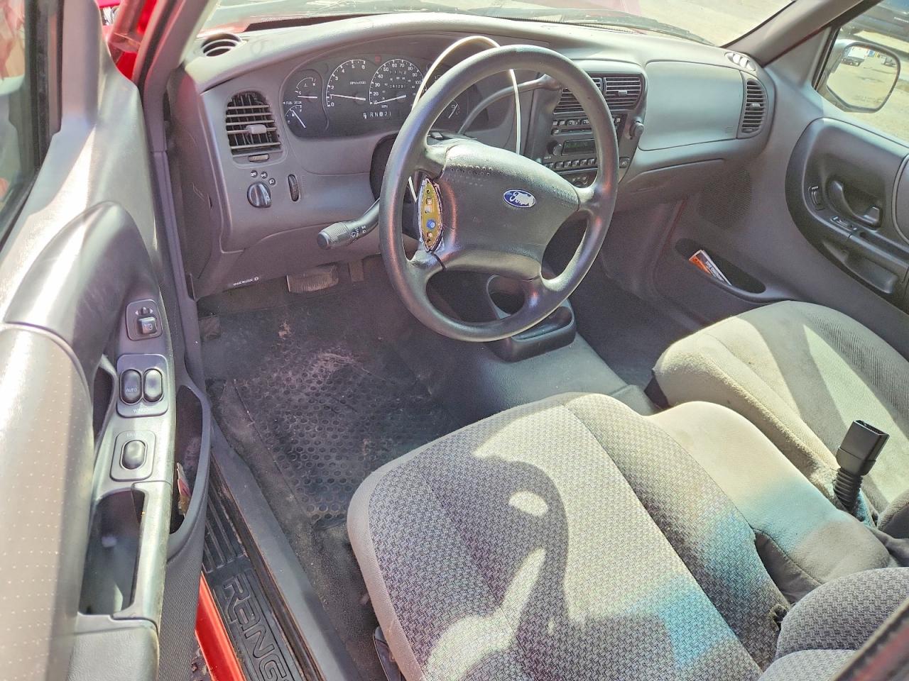 2002 Ford Ranger Super Cab Red vin: 1FTYR44U72TA20759