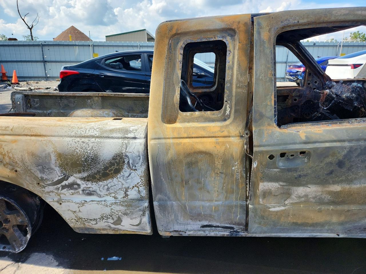 2005 Ford Ranger Super Cab Burn vin: 1FTYR44U75PA33136