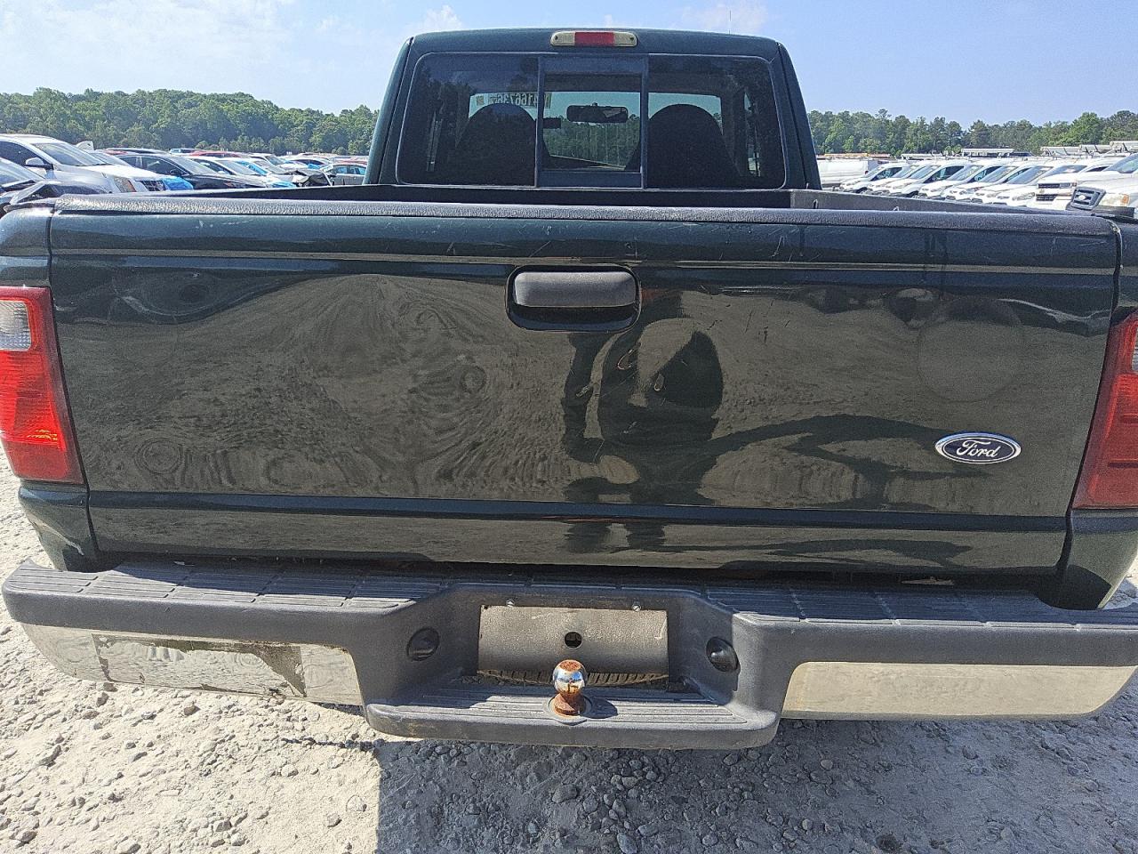 2002 Ford Ranger Super Cab Green vin: 1FTYR44U82PA53309 Damage: Tailgate, Dent(S) W/No Paint Dmg, > 12 Inches