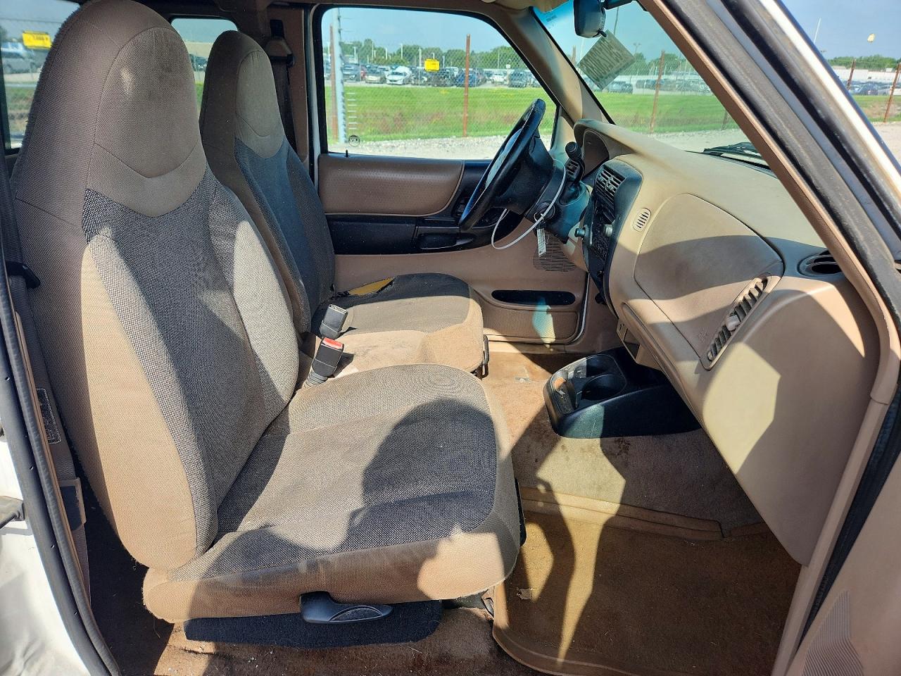 2002 Ford Ranger Super Cab White vin: 1FTYR44U92TA42746