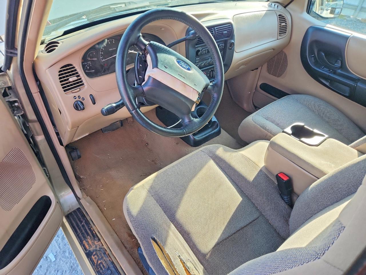 2002 Ford Ranger Super Cab Tan vin: 1FTYR44U92TA59160