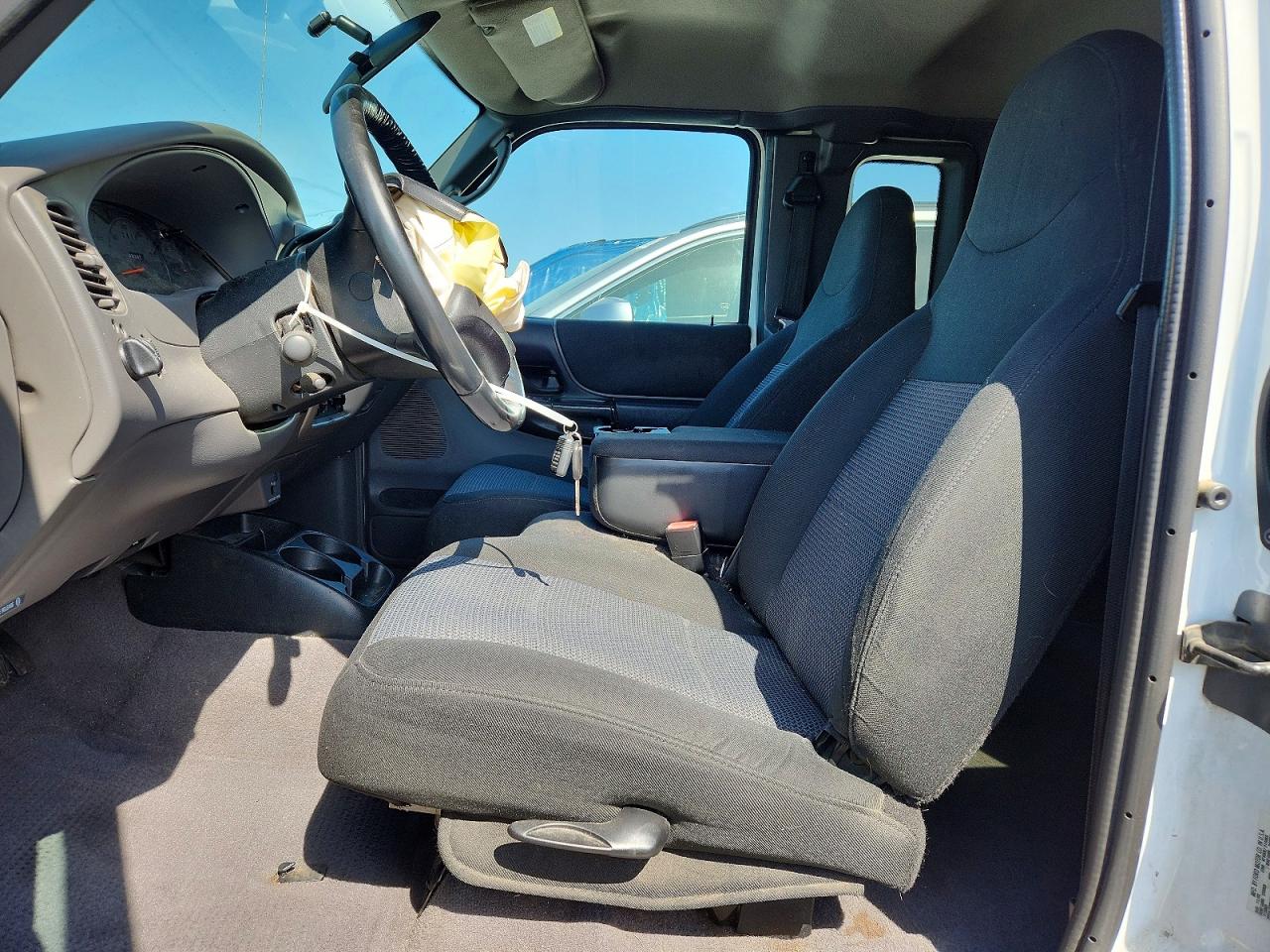 2003 Ford Ranger Super Cab White vin: 1FTYR44V23PA16475