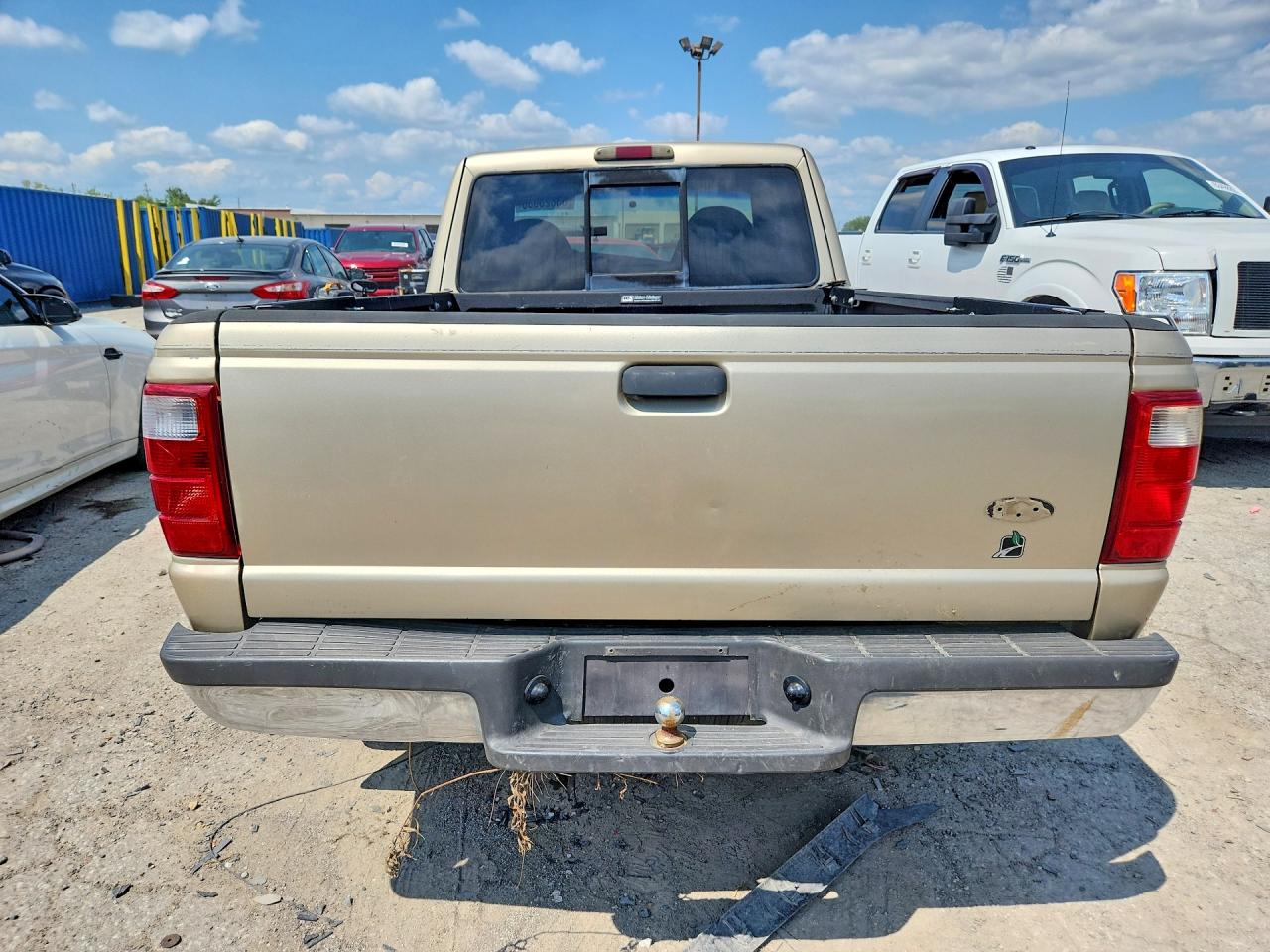 2002 Ford Ranger Super Cab Gold vin: 1FTYR44V42TA71757