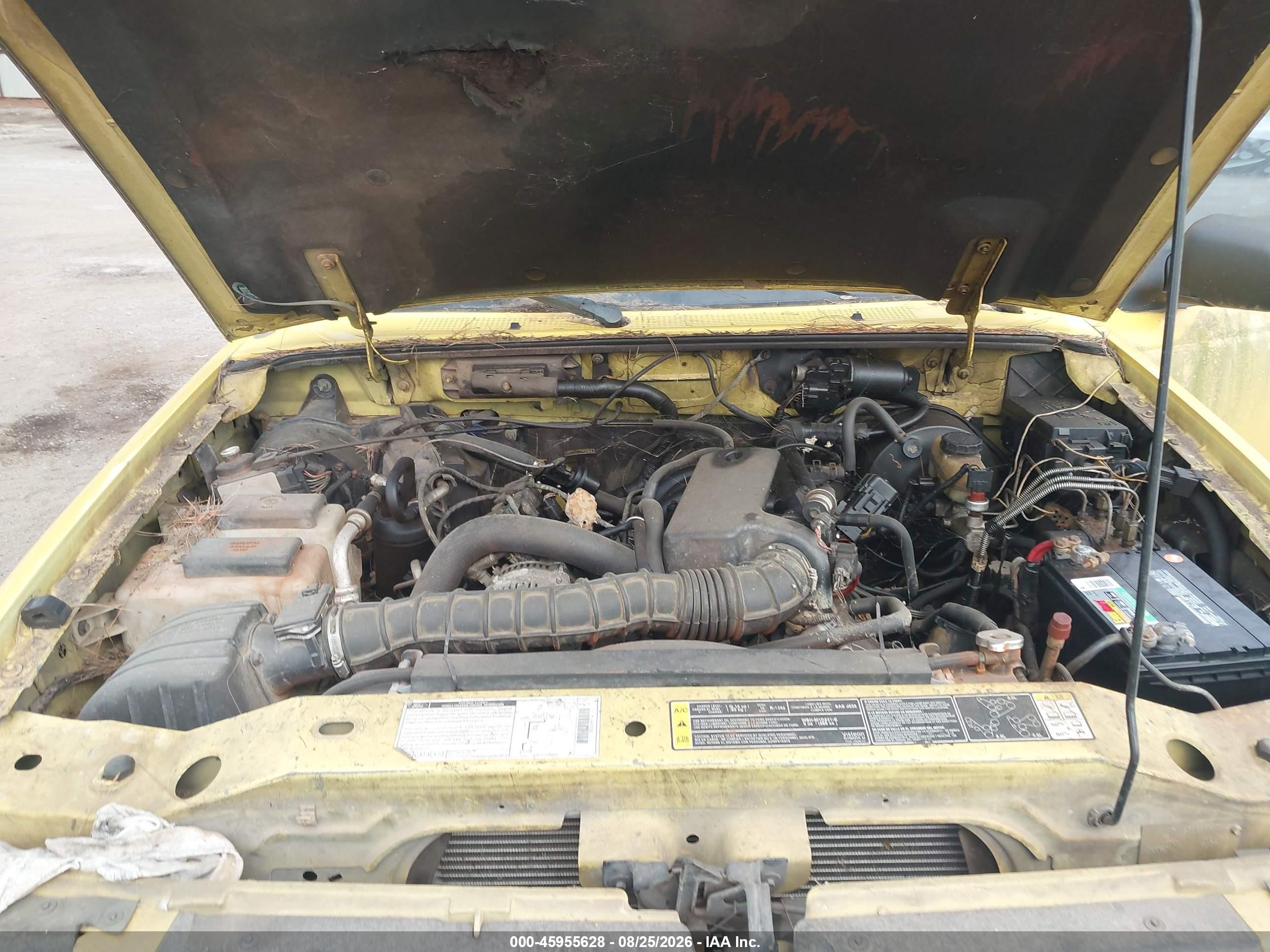 2002 Ford Ranger   Yellow vin: 1FTYR44V52PB61007