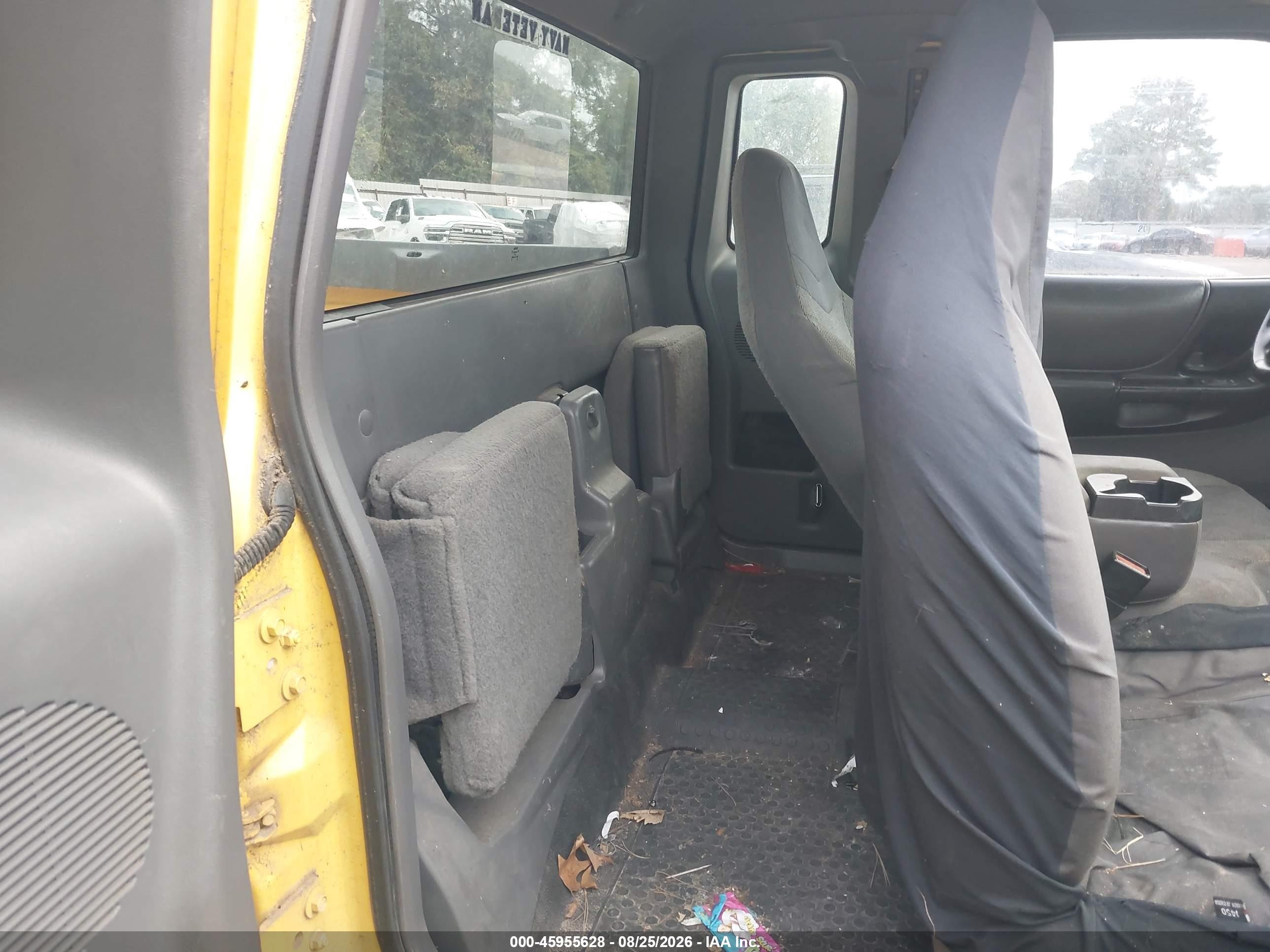 2002 Ford Ranger   Yellow vin: 1FTYR44V52PB61007