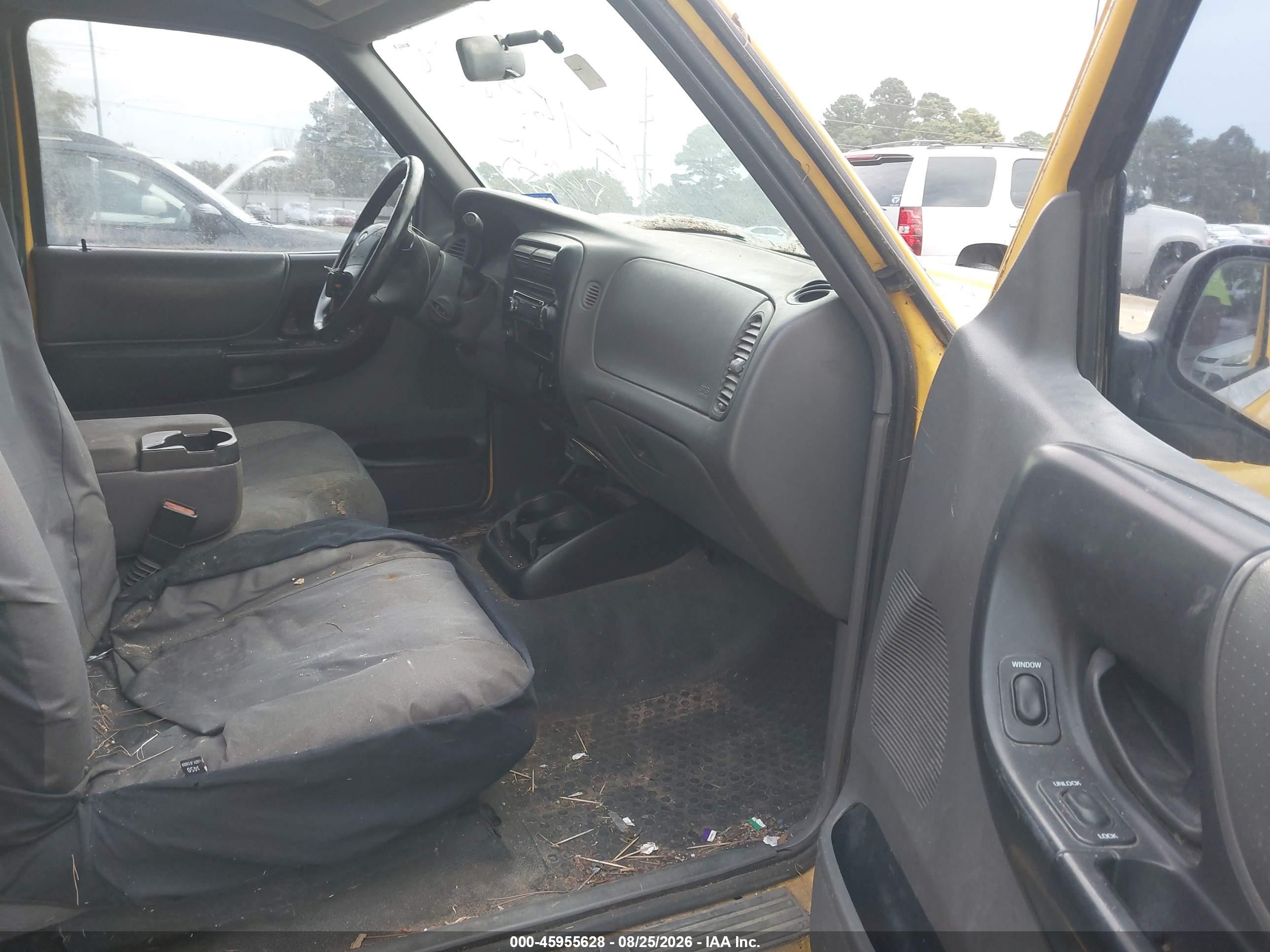 2002 Ford Ranger   Yellow vin: 1FTYR44V52PB61007