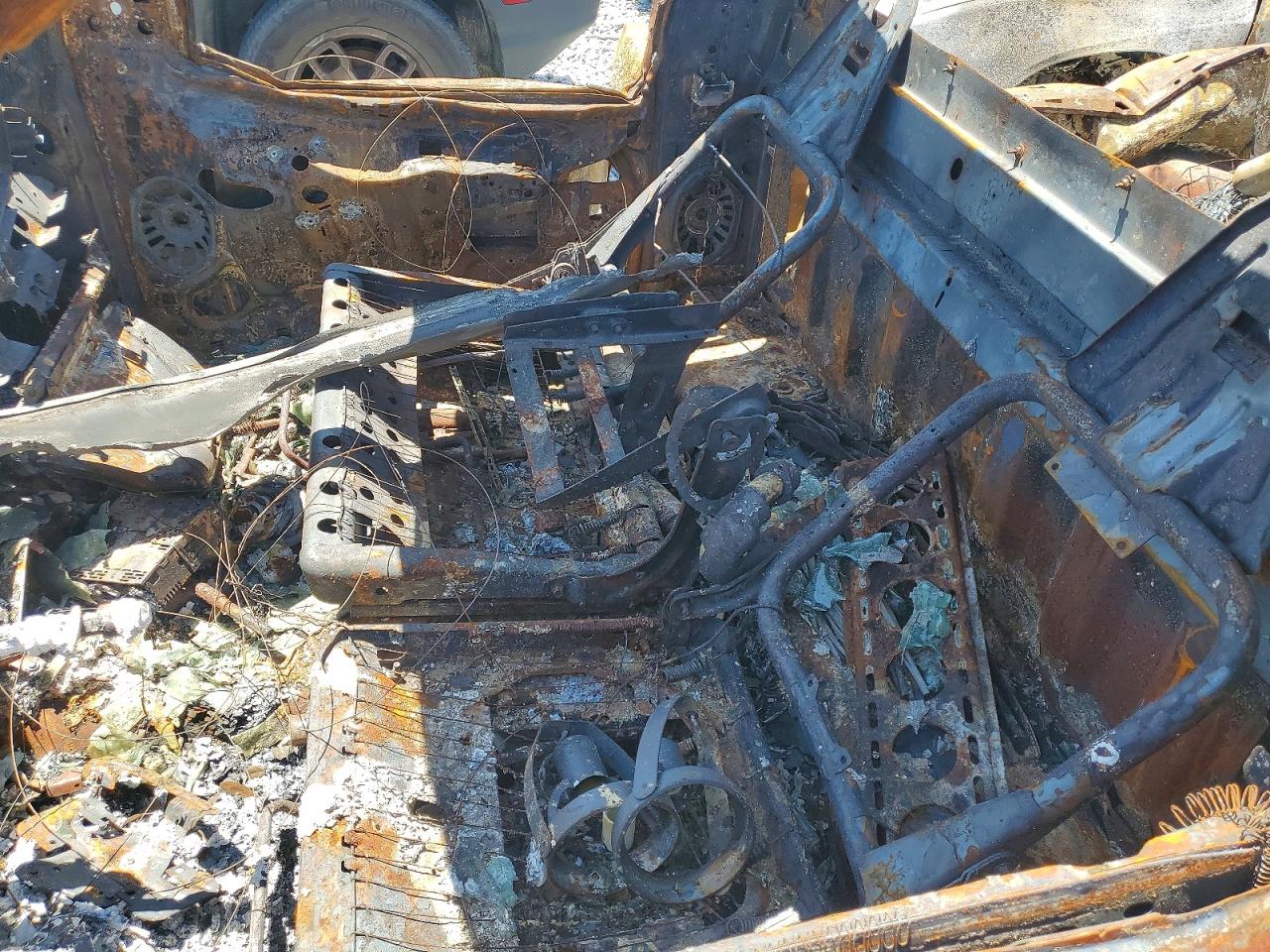 2000 Ford F150 Burn vin: 1FTZF1720YNB45802