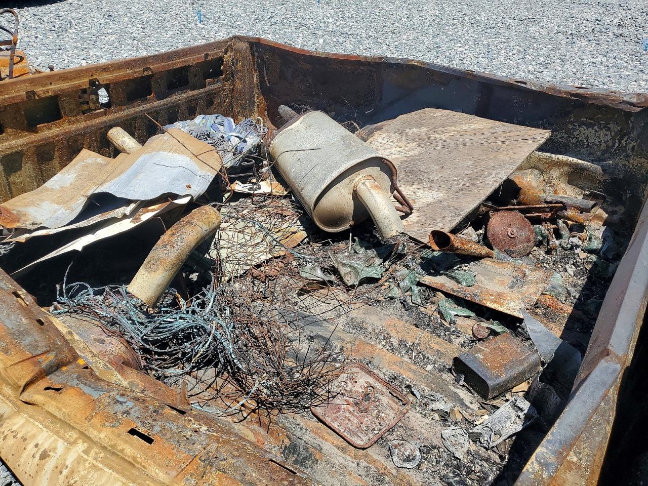 2000 Ford F150 Burn vin: 1FTZF1720YNB45802