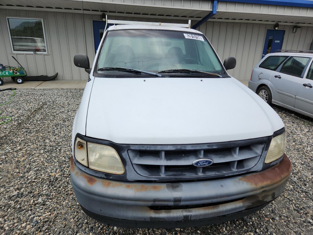 1998 Ford F150 White vin: 1FTZF1722WNB08666 Damage: Grille, Chipped, 4
