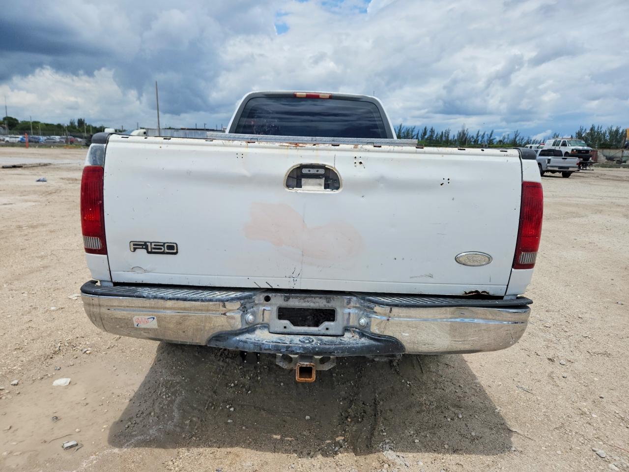 2000 Ford F150 White vin: 1FTZF1723YNA83764