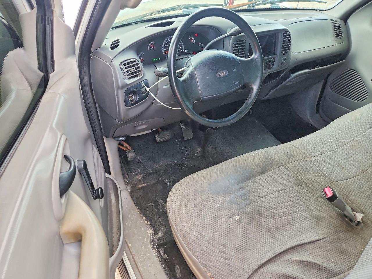 2000 Ford F150 White vin: 1FTZF1723YNA83764
