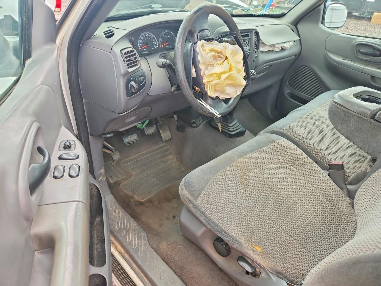 2000 Ford F150 Xlt White vin: 1FTZF1723YNB36303