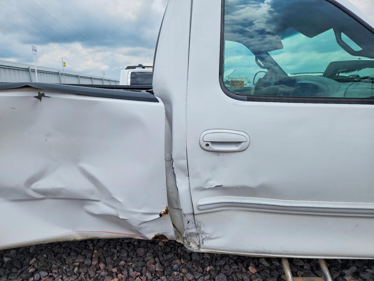 2000 Ford F150 Xlt White vin: 1FTZF1723YNB36303