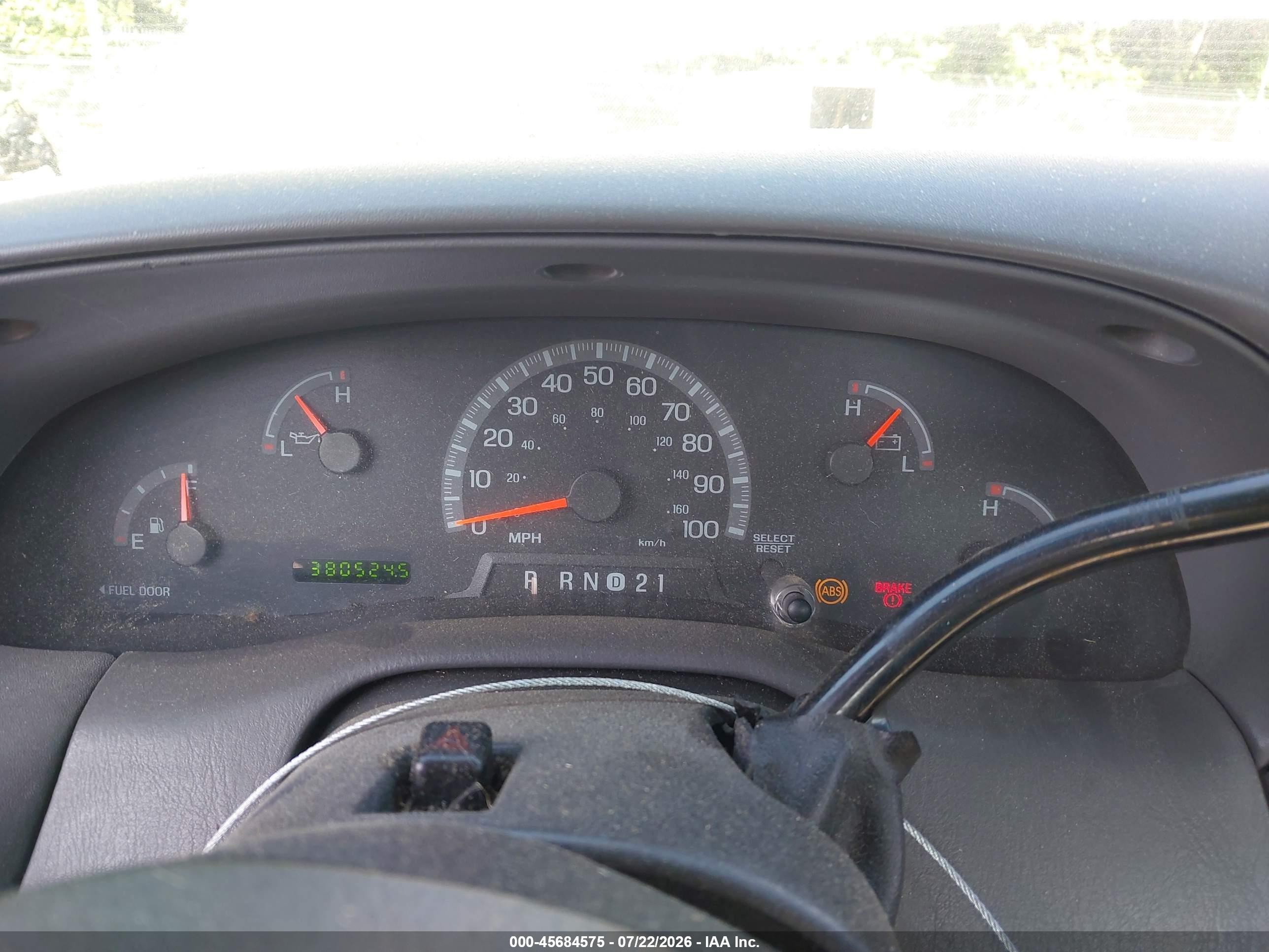 1999 Ford F150   White vin: 1FTZF1724XNA44261