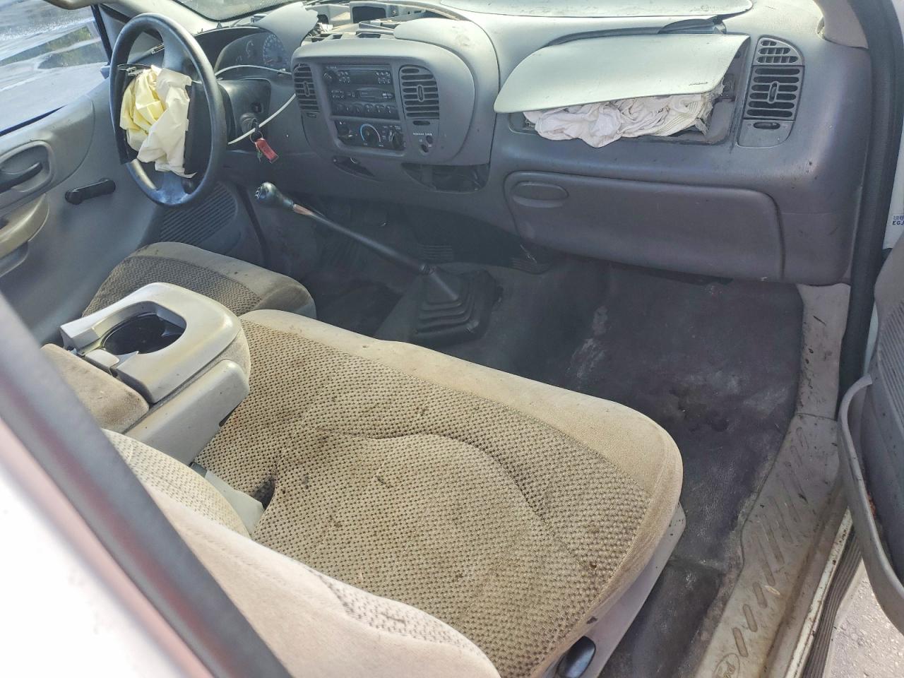 2000 Ford F150 White vin: 1FTZF1724YNB30252
