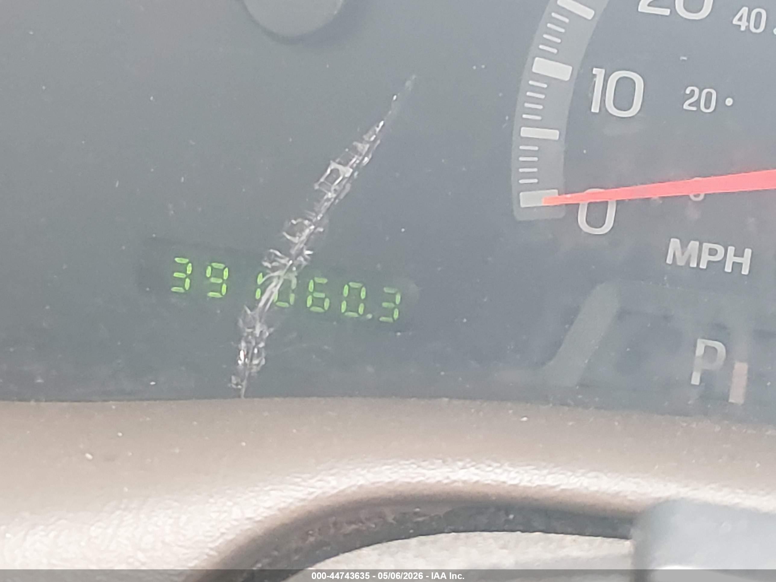 1999 Ford F-150   Белый vin: 1FTZF1727XNA00691
