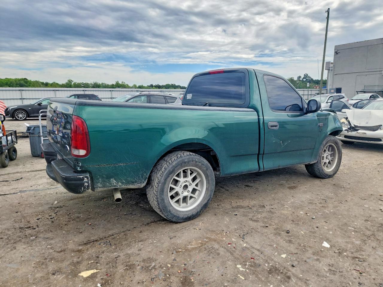 1999 Ford F150 Зеленый vin: 1FTZF1727XNB93277