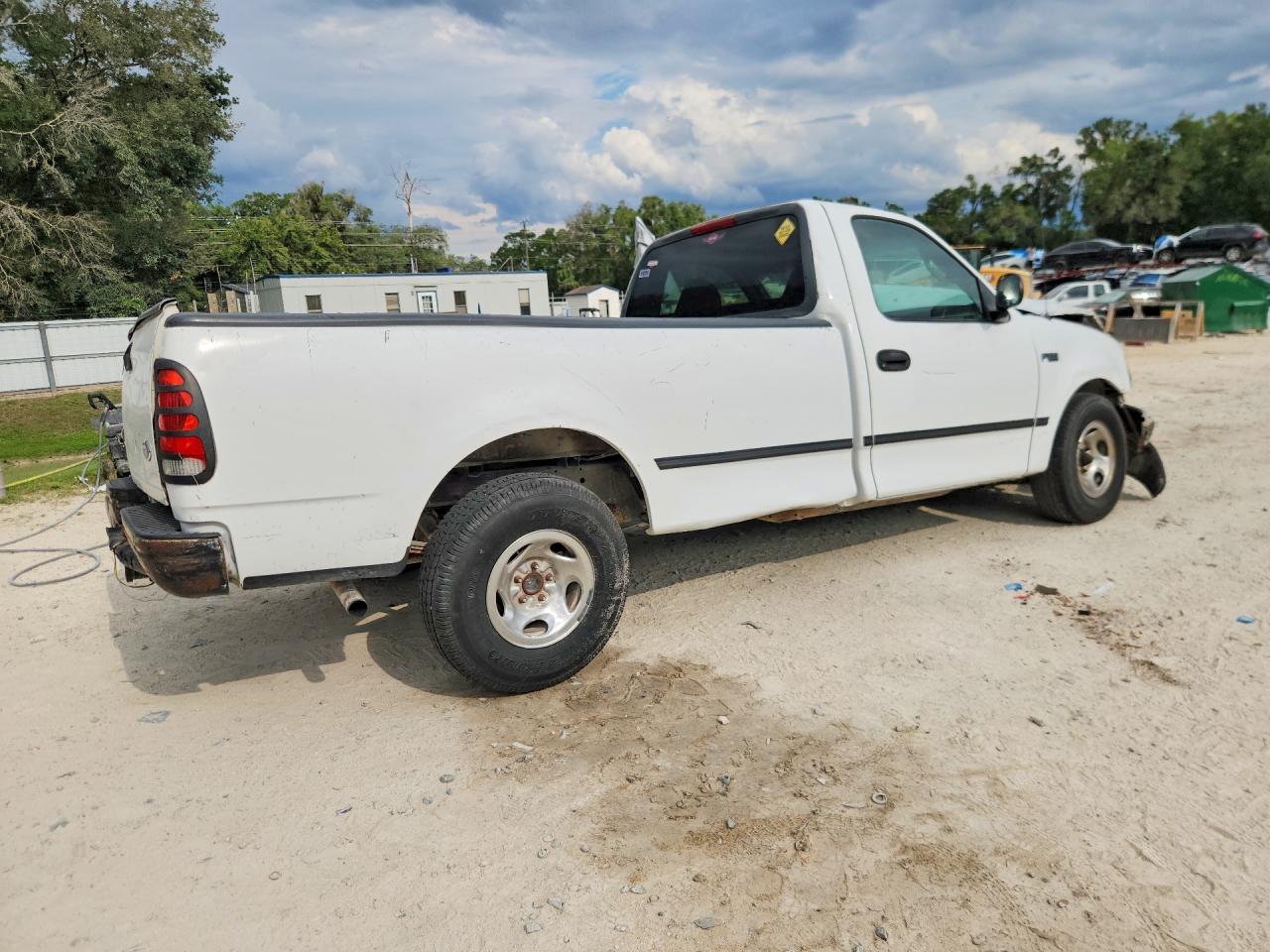 1999 Ford F150 White vin: 1FTZF1728XNA63735