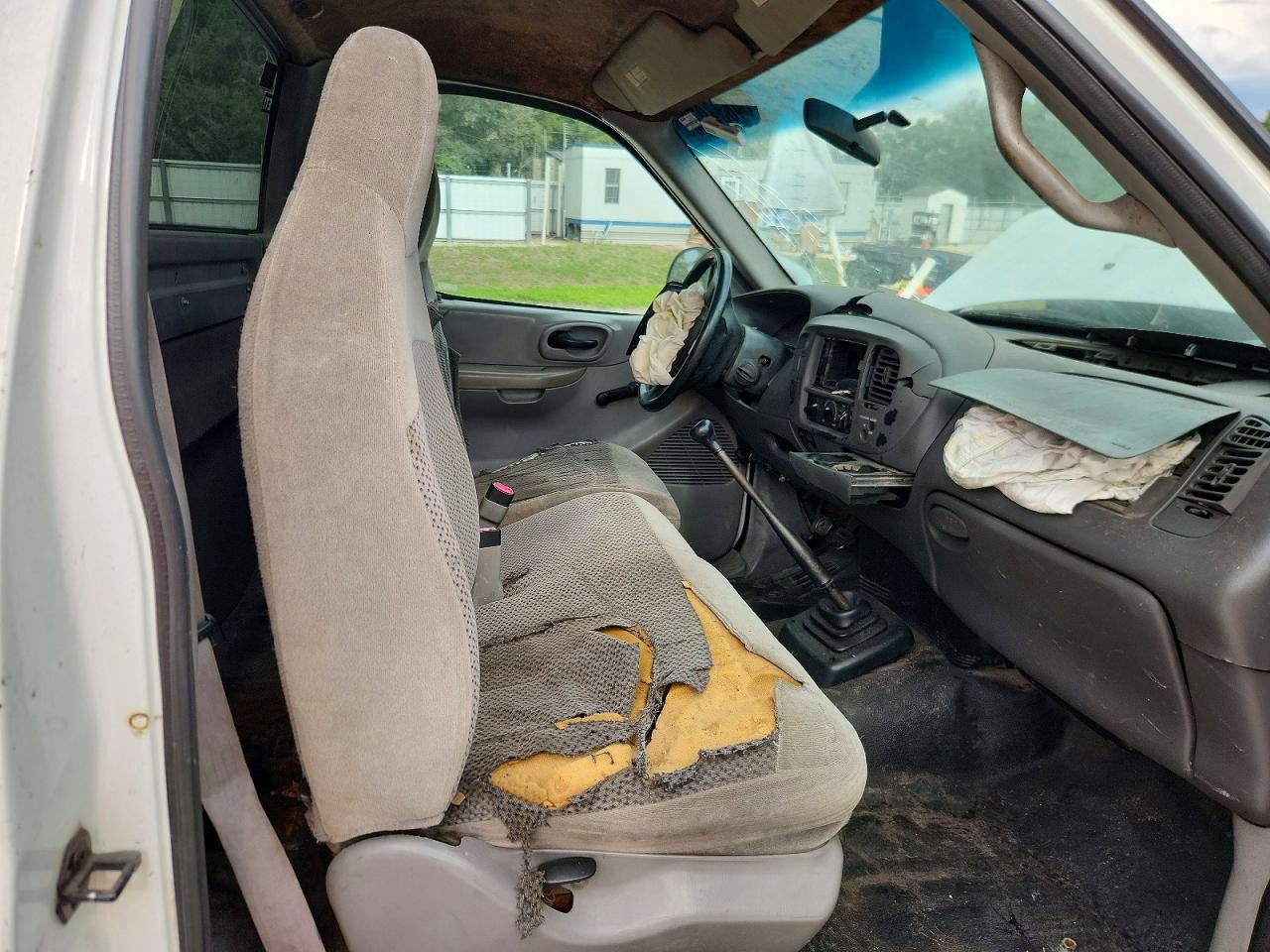 1999 Ford F150 White vin: 1FTZF1728XNA63735