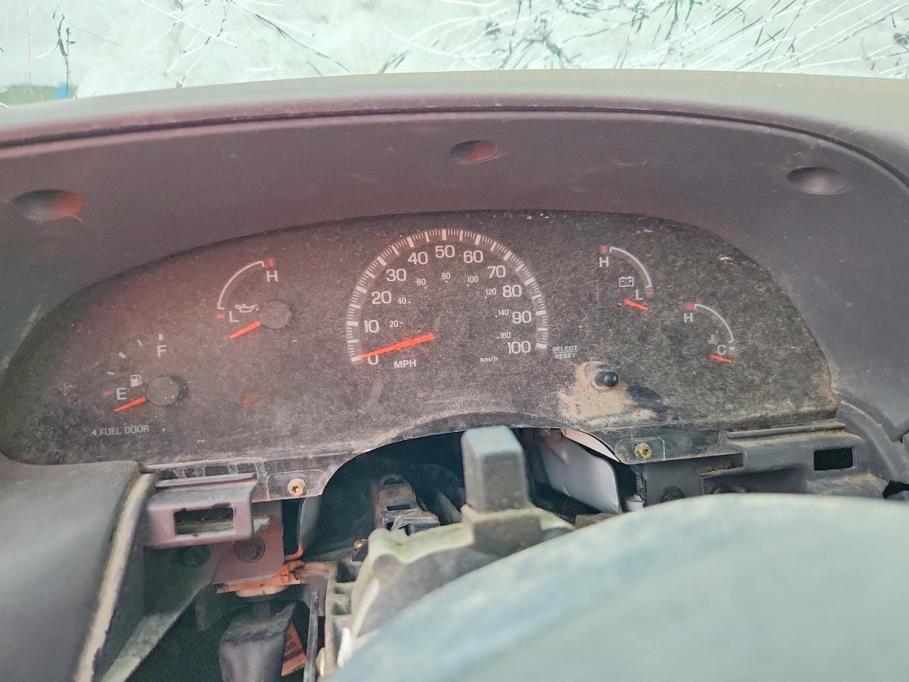 2000 Ford F150 Silver vin: 1FTZF1728YNC26482