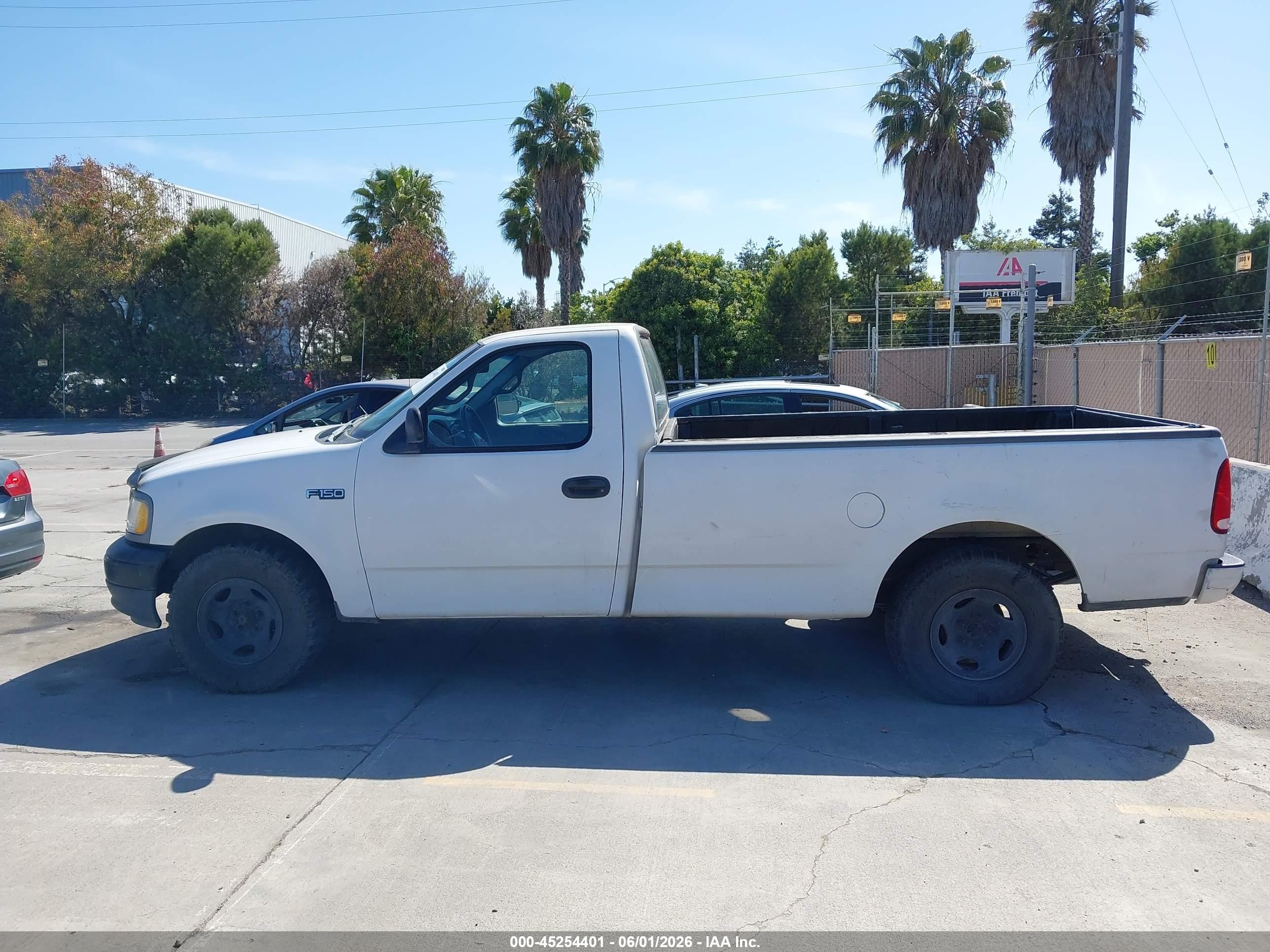 2000 Ford F150 White vin: 1FTZF1729YNC07519