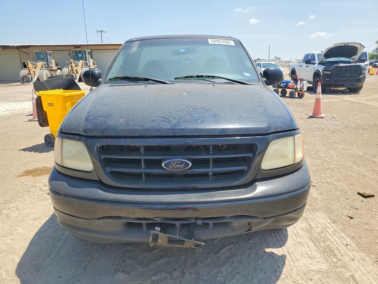 2001 Ford F150 Black vin: 1FTZF172X1KA07207