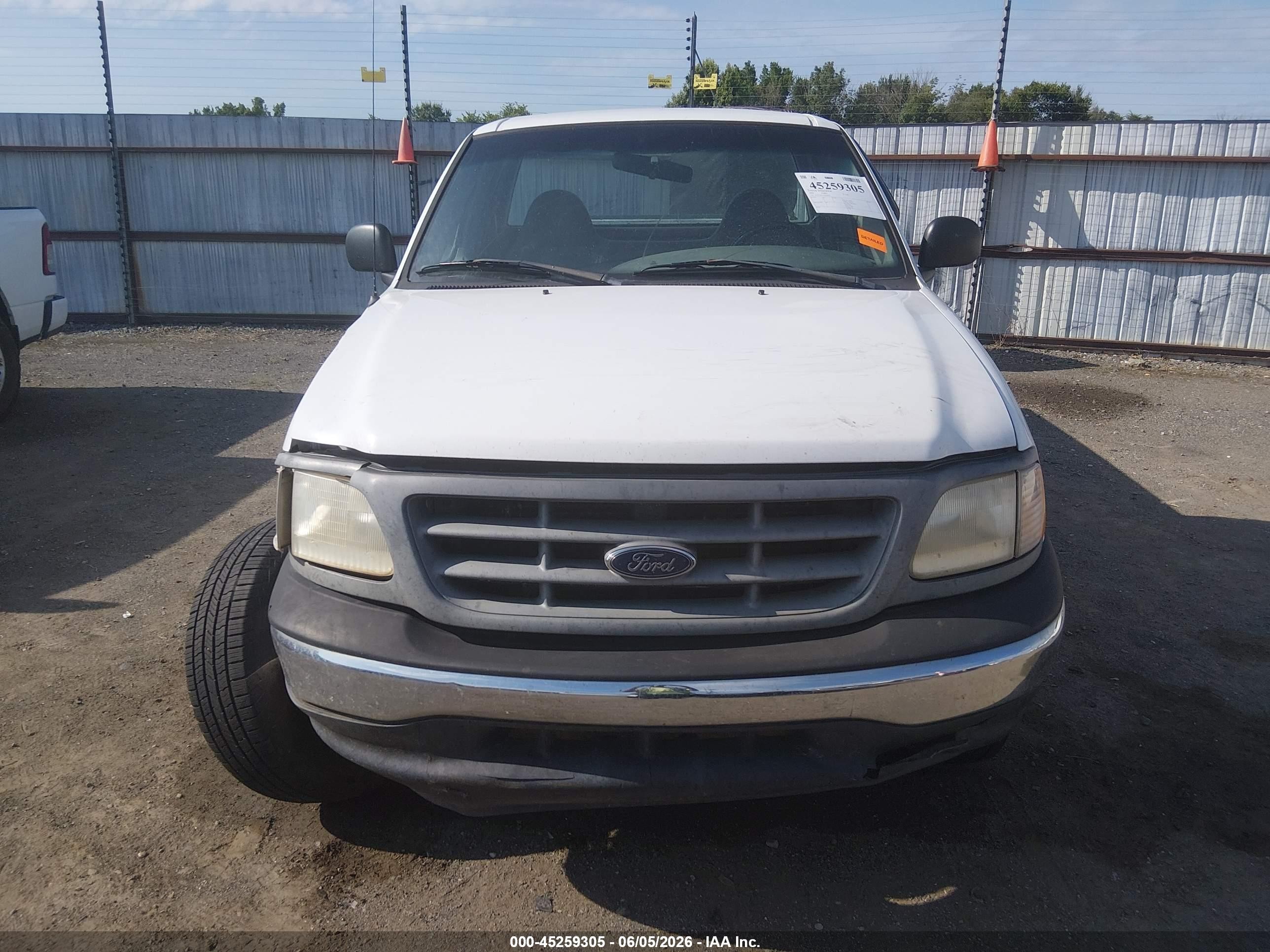 2000 Ford F-150 Work Series/xl/xlt White vin: 1FTZF1825YNB33563