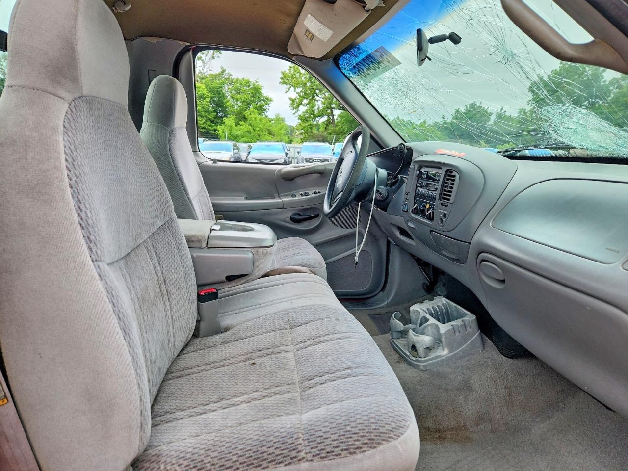 1998 Ford F150 Red vin: 1FTZF18W6WKA99456