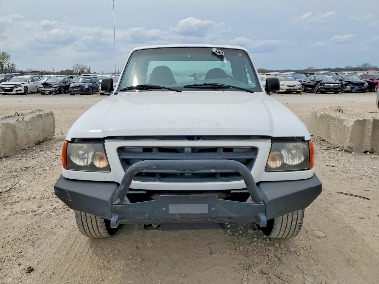 2001 Ford Ranger White vin: 1FTZR11E91TA94988