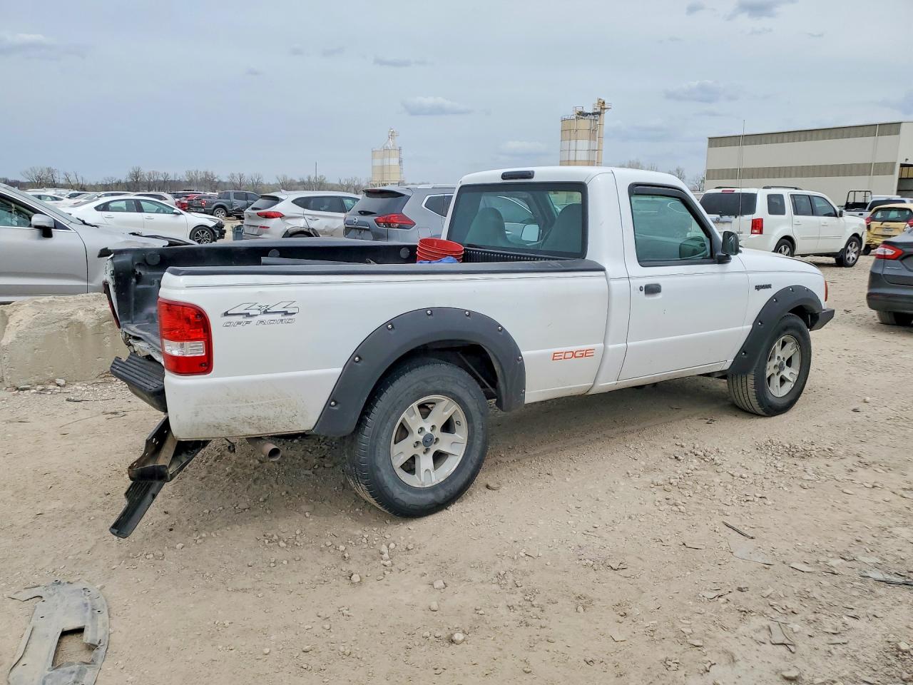 2001 Ford Ranger White vin: 1FTZR11E91TA94988