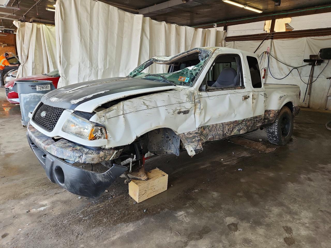 2001 Ford Ranger Super Cab White vin: 1FTZR15E01TA98258