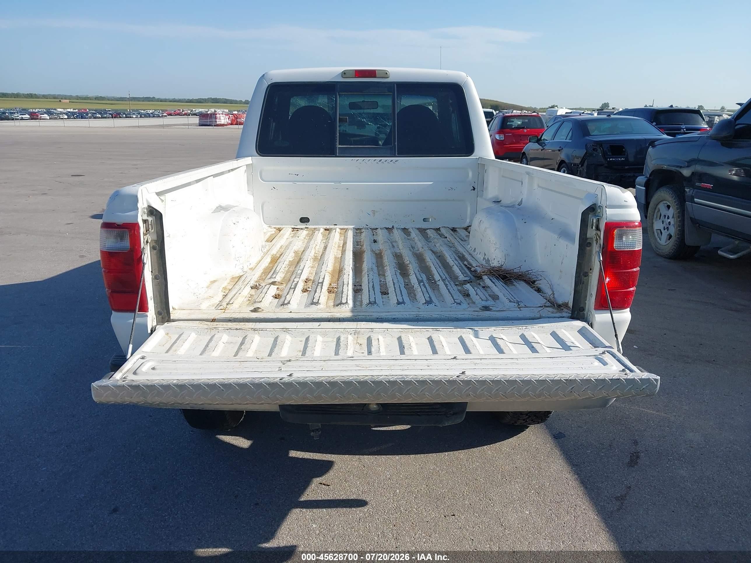 2002 Ford Ranger Xlt White vin: 1FTZR15E02PA64041