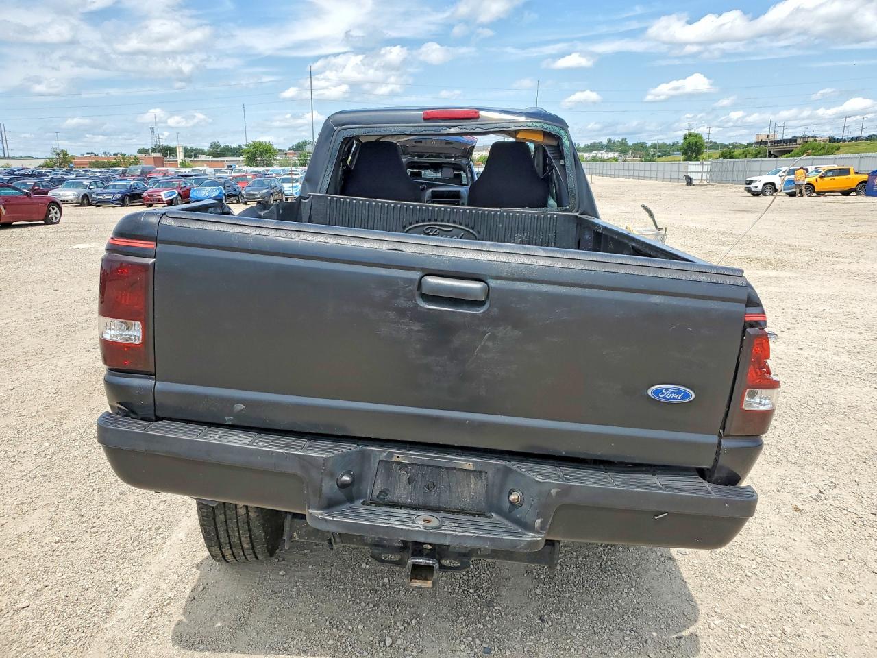 2005 Ford Ranger Super Cab Black vin: 1FTZR15E05PA88151