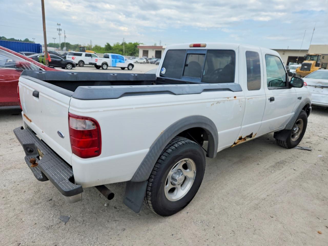 2001 Ford Ranger Super Cab White vin: 1FTZR15E41TA08884